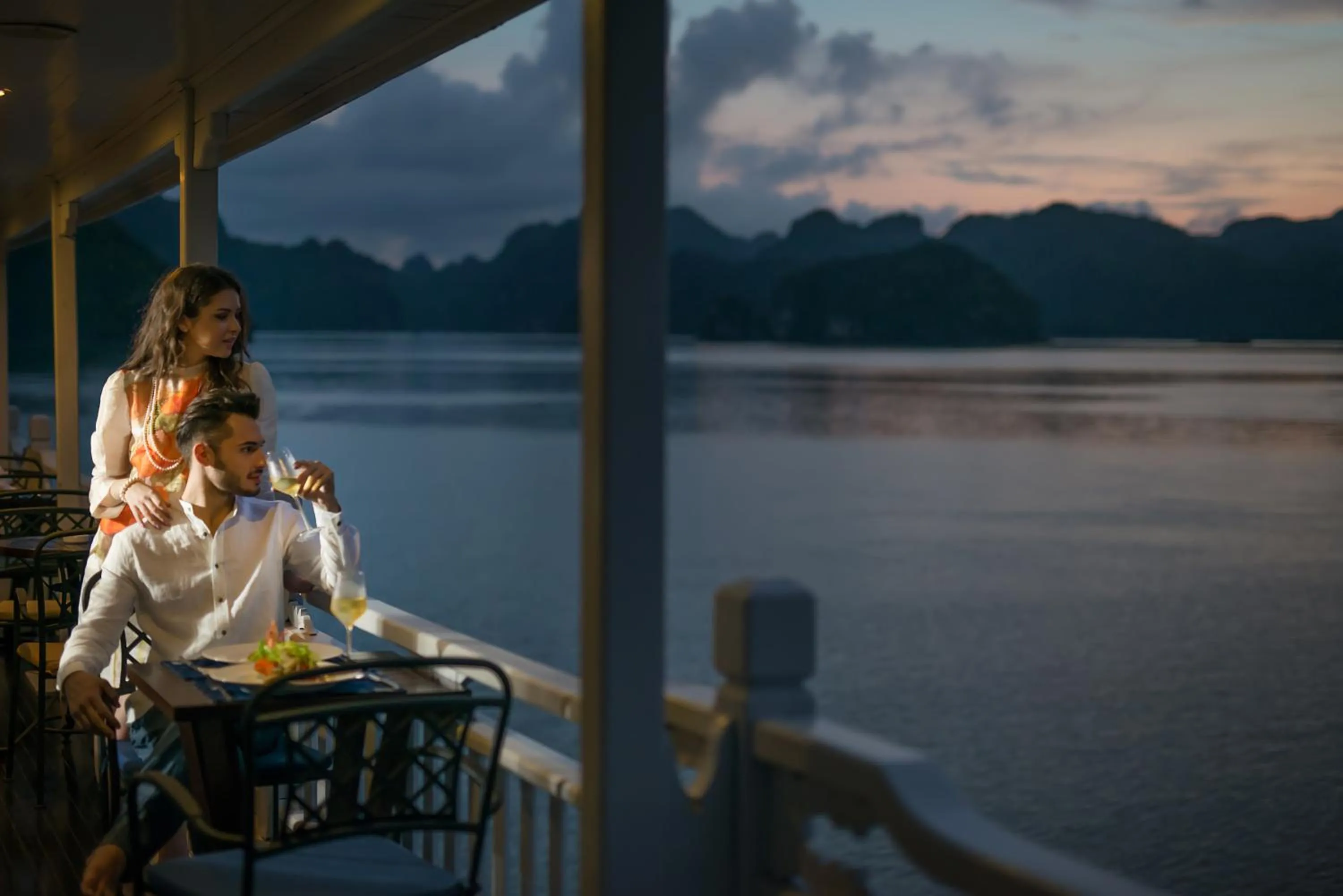 Evening entertainment in Paradise Sails Cruise