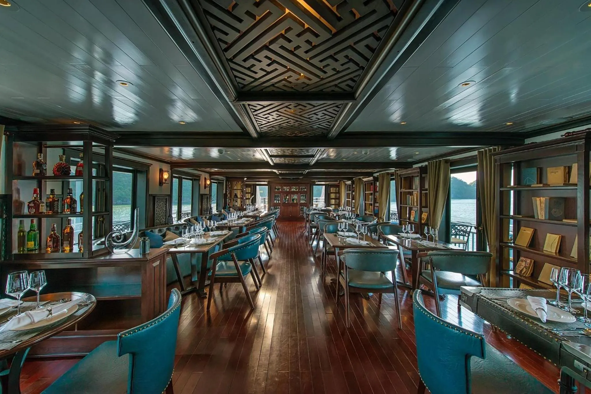 Restaurant/places to eat in Paradise Sails Cruise