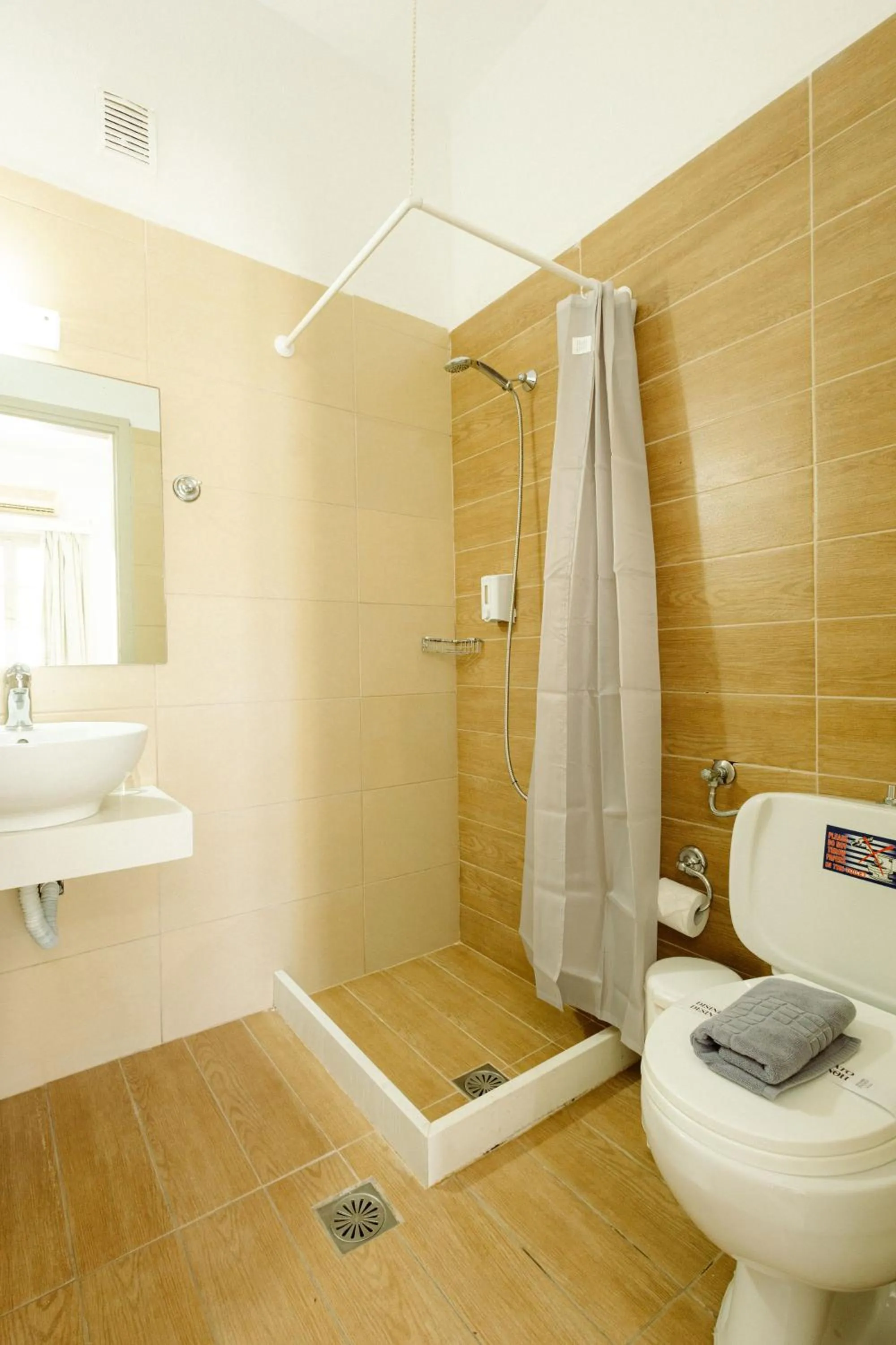 Bathroom in Elmi Beach Hotel & Suites