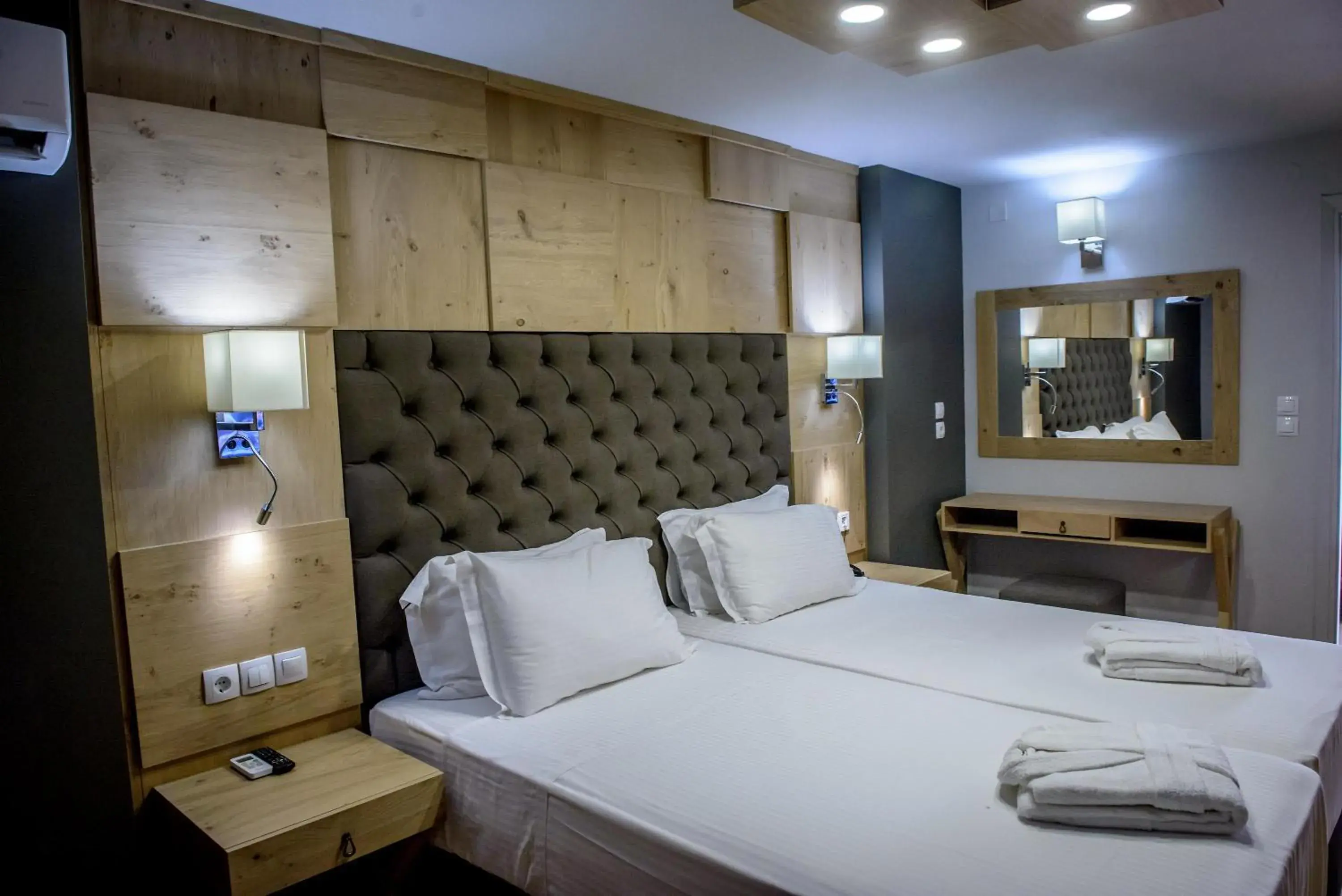 Bed in Elmi Beach Hotel & Suites Bed in Elmi Beach Hotel & Suites