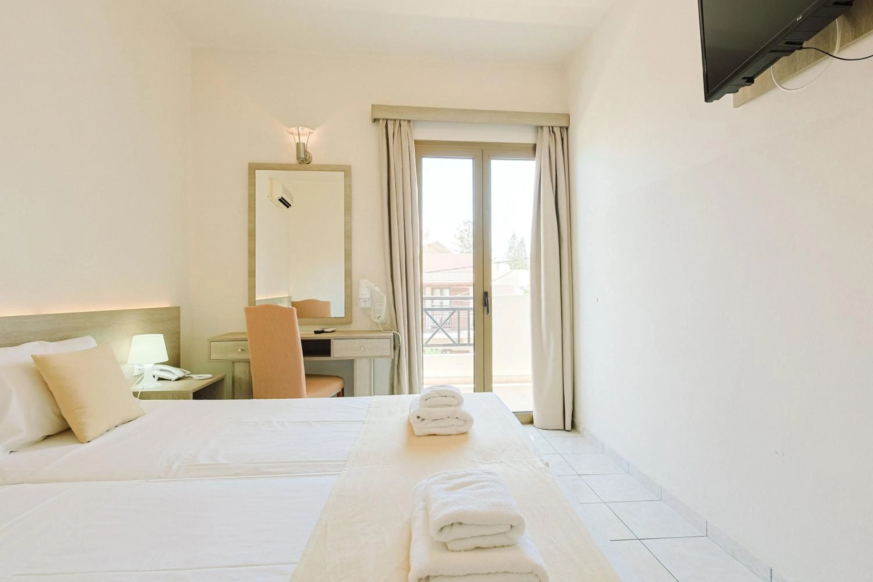 Photo of the whole room, Bed in Elmi Beach Hotel & Suites