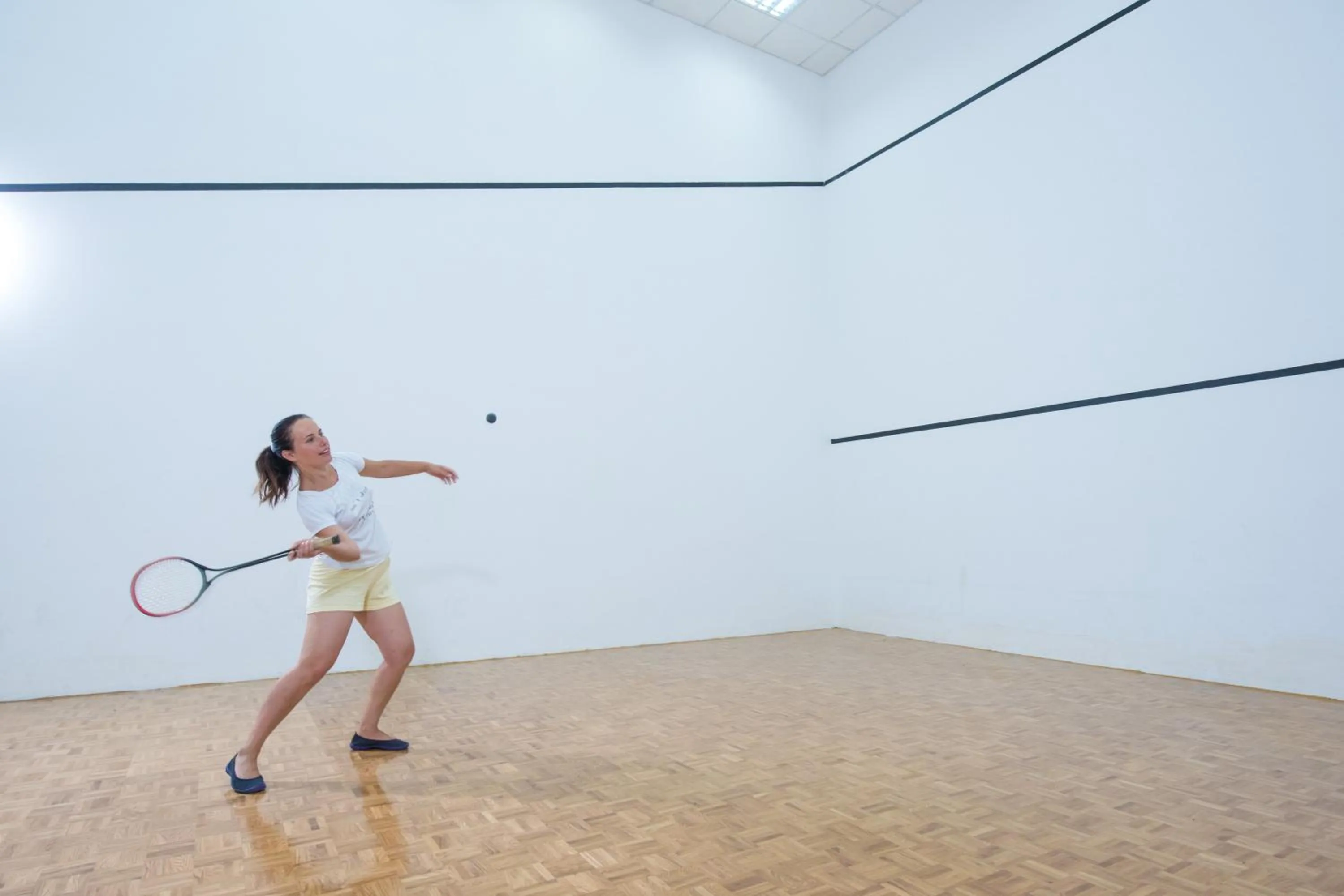 Squash in Elmi Beach Hotel & Suites