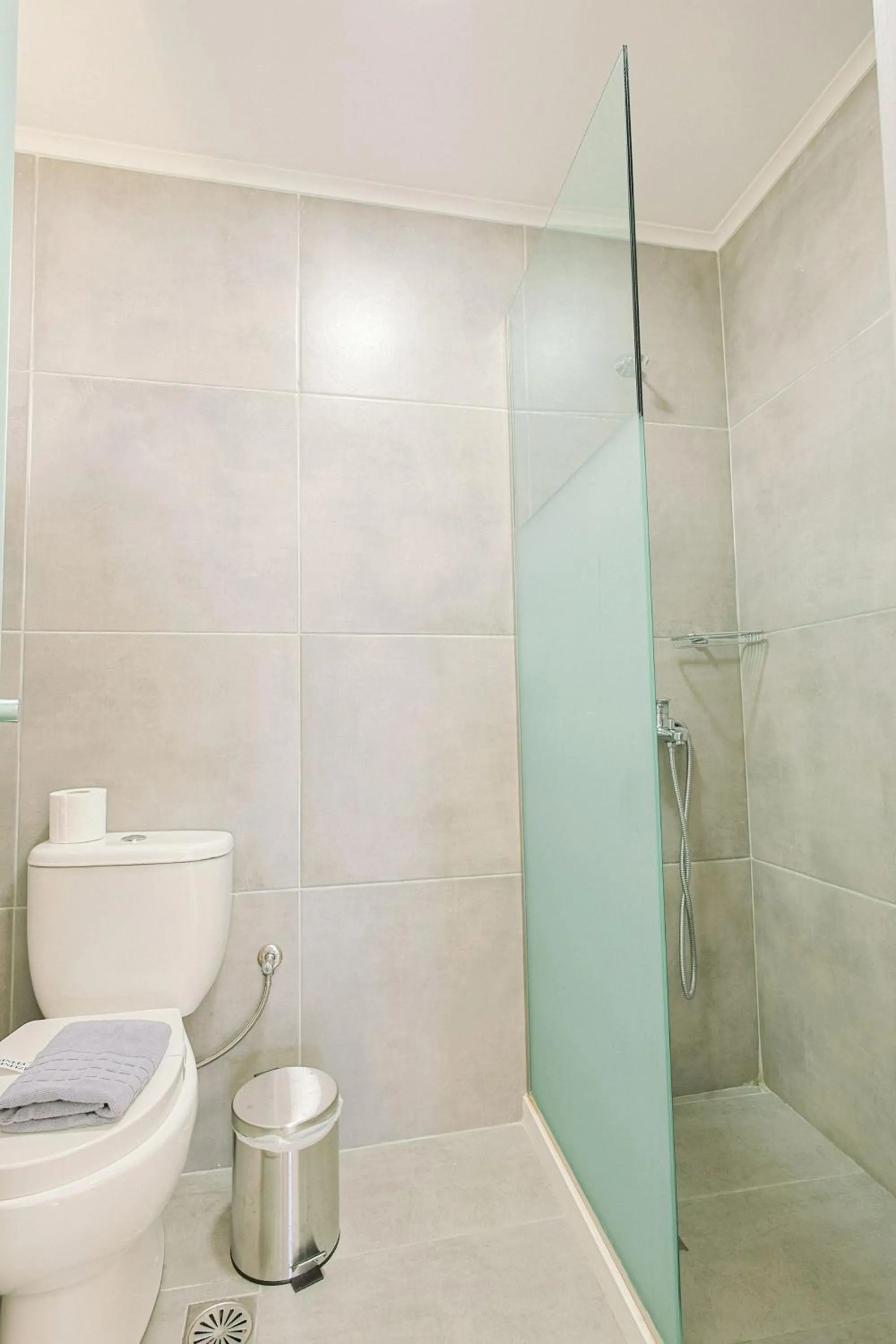 Bathroom in Elmi Beach Hotel & Suites