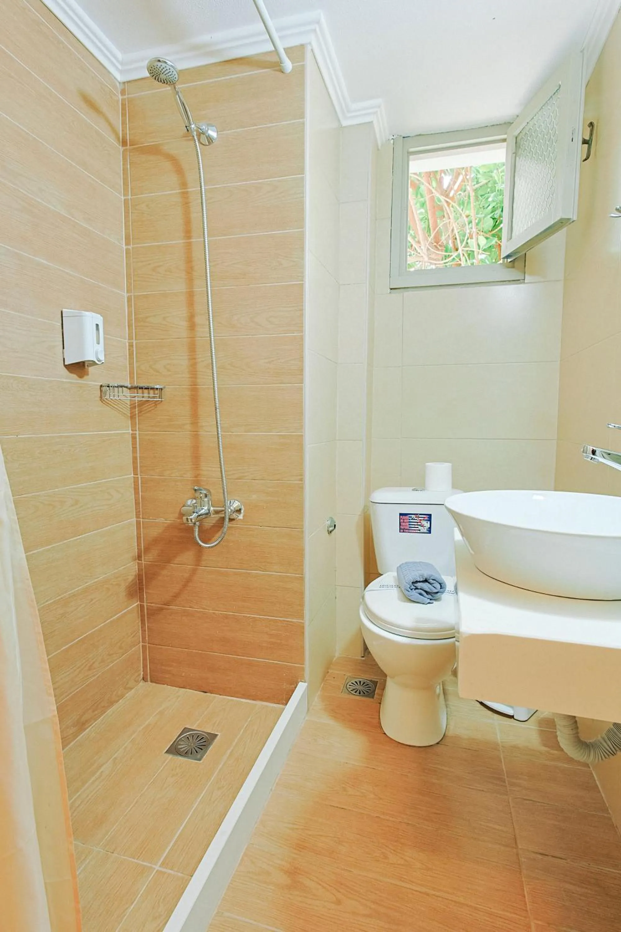Bathroom in Elmi Beach Hotel & Suites
