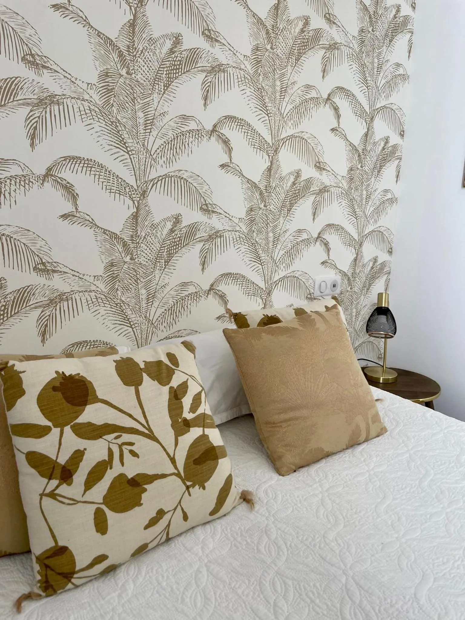 Bed in Hôtel Restaurant La Caravelle