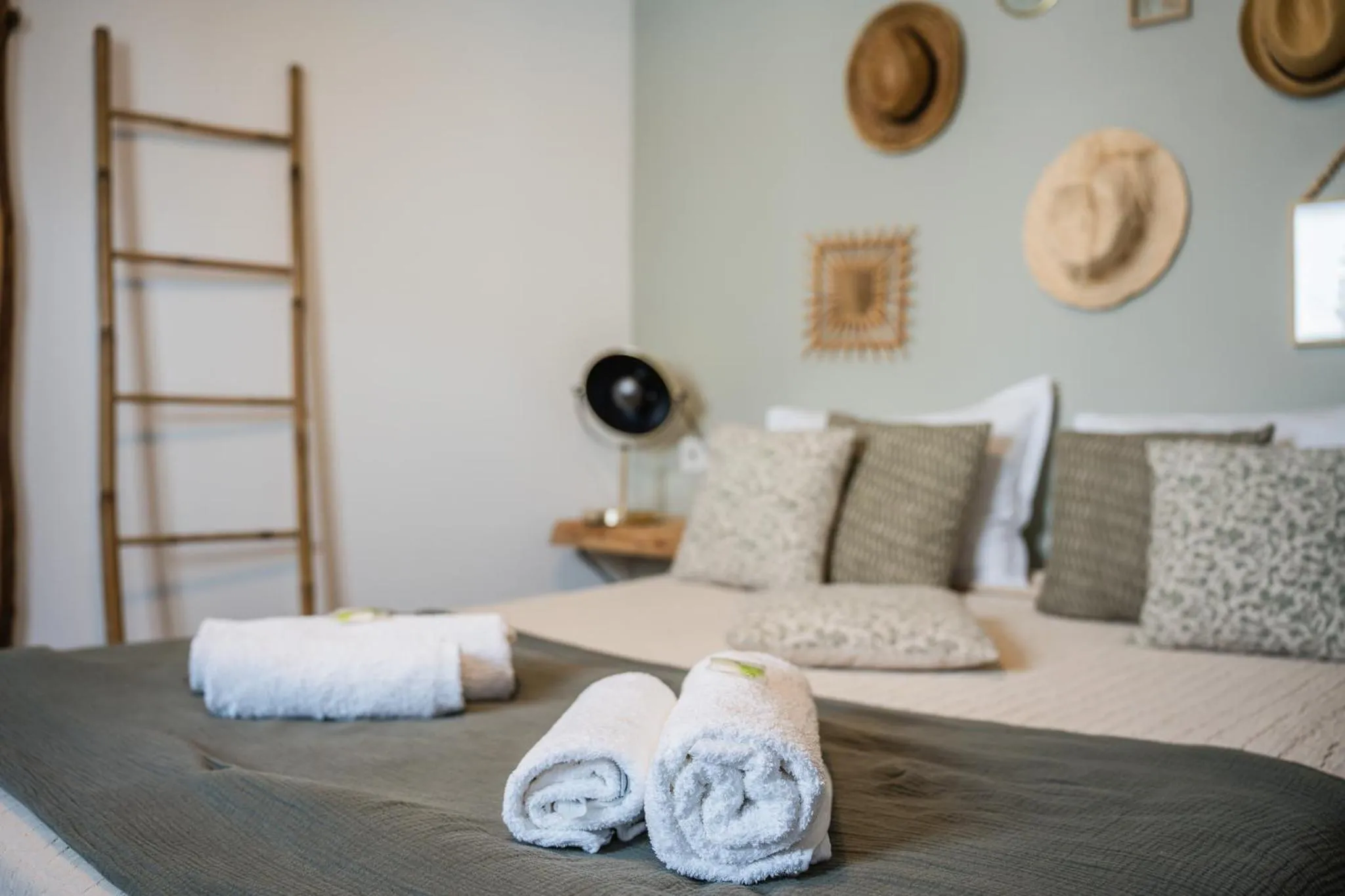 Bed in Hôtel Restaurant La Caravelle