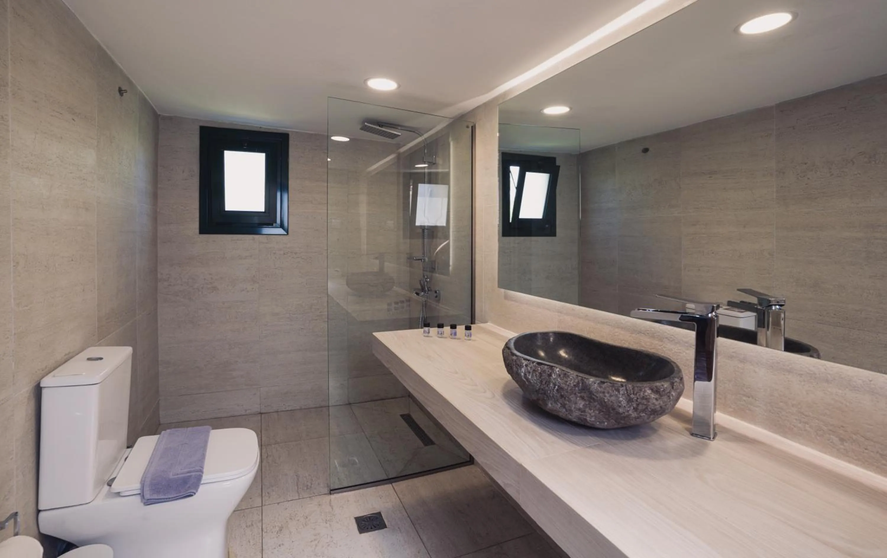 Mirsini Studios & Apartments