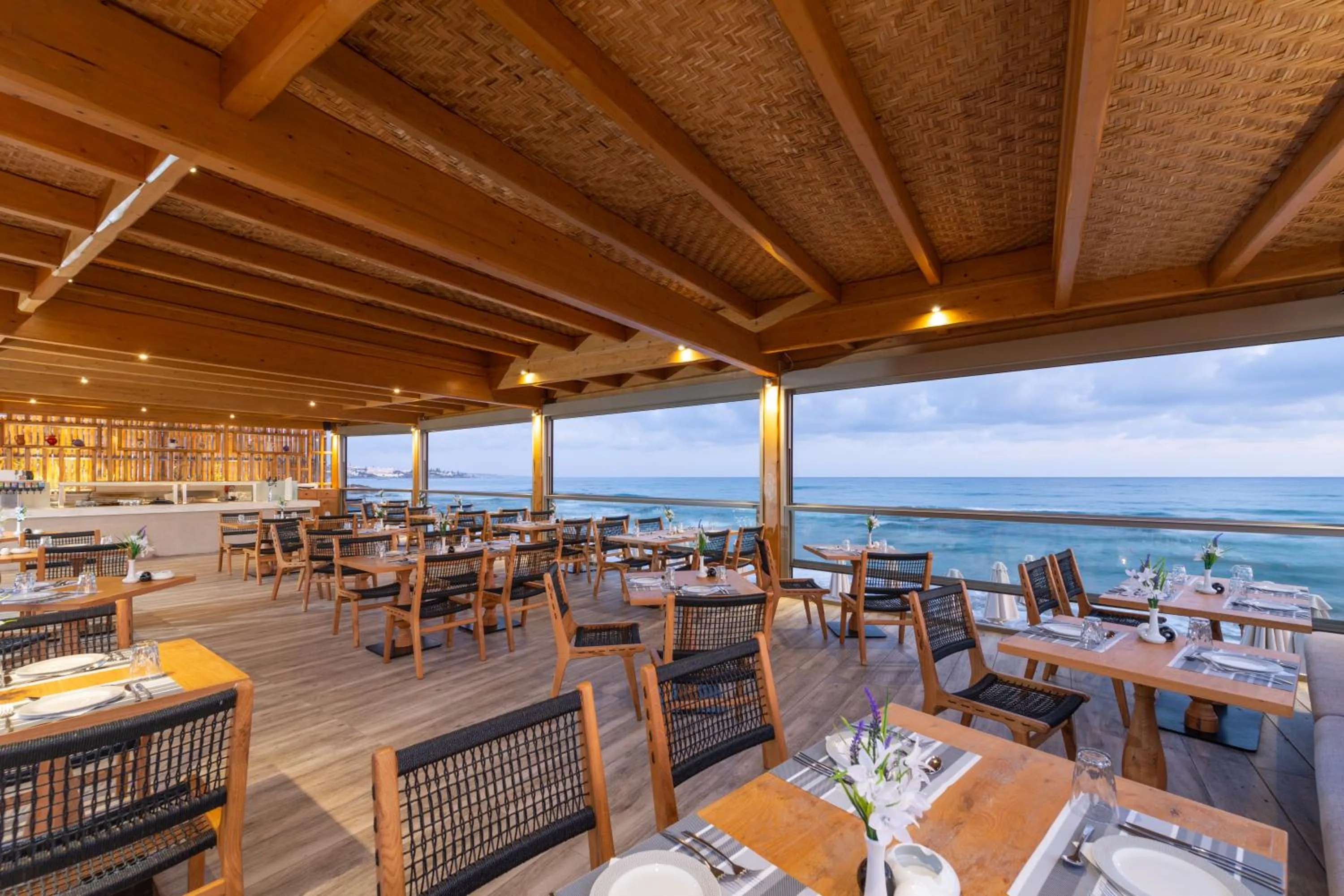 Restaurant/places to eat in Cactus Beach Hotel