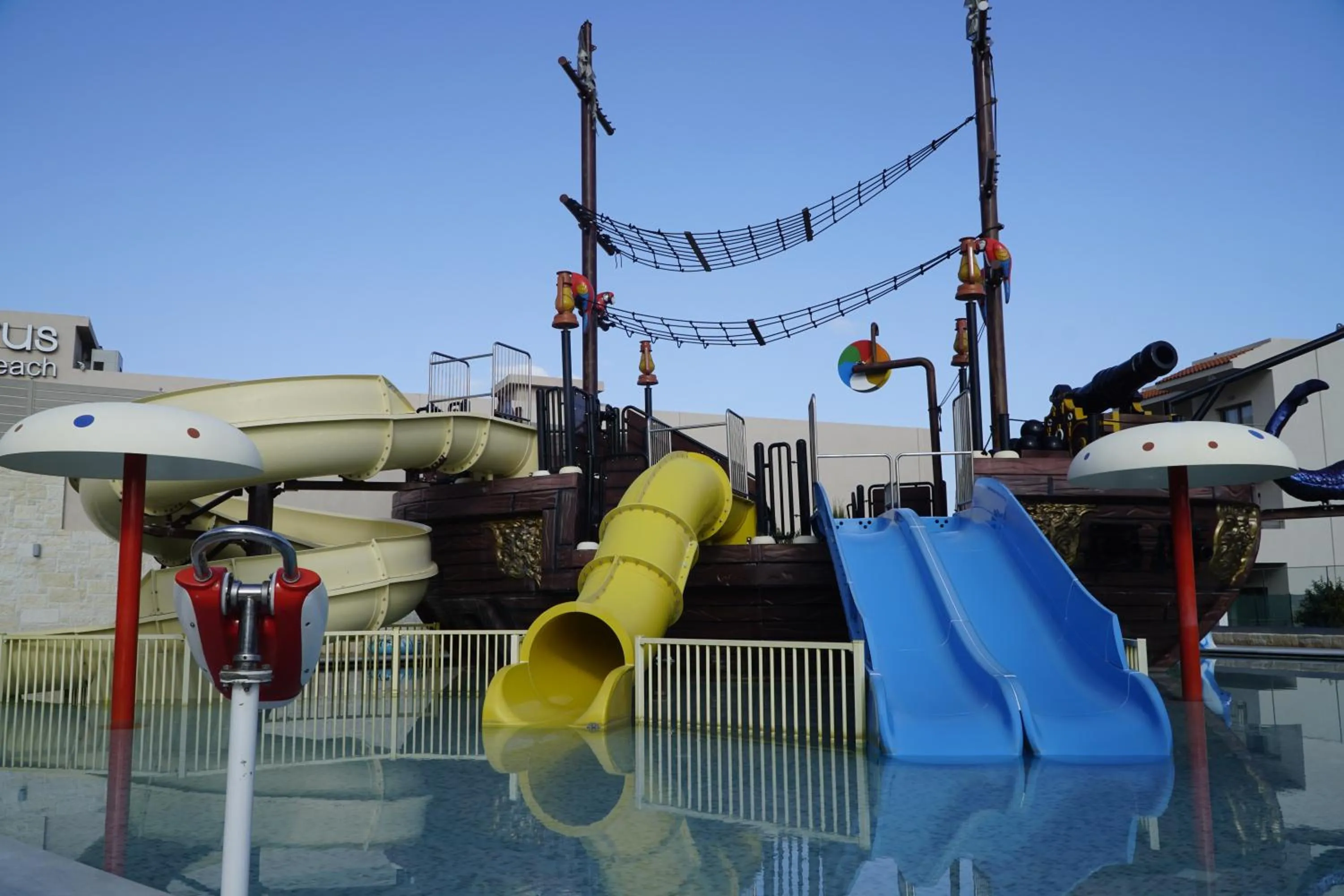 Swimming pool in Cactus Beach Hotel