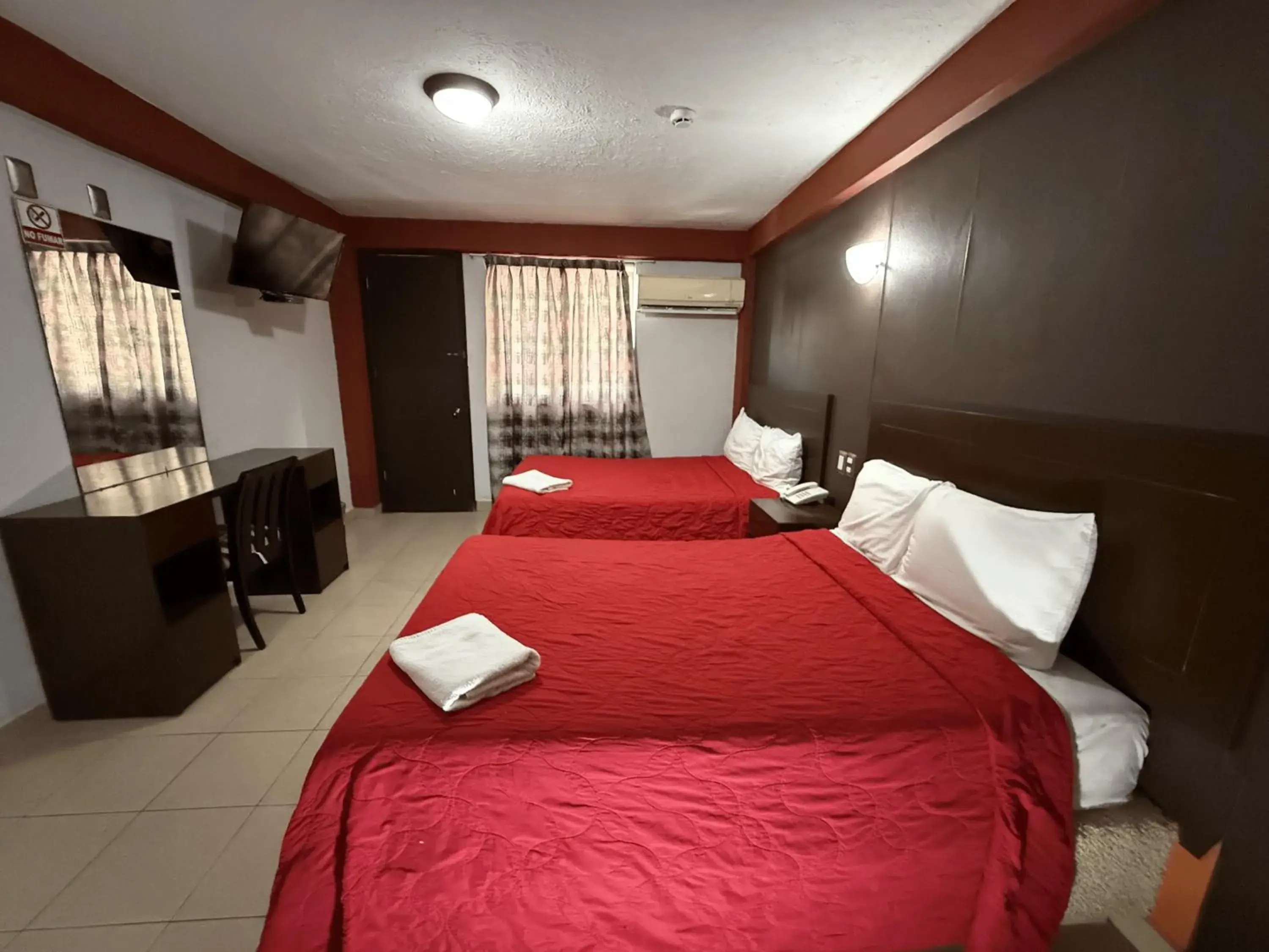Twin Room in Hotel ROLOVI Twin Room in Hotel ROLOVI