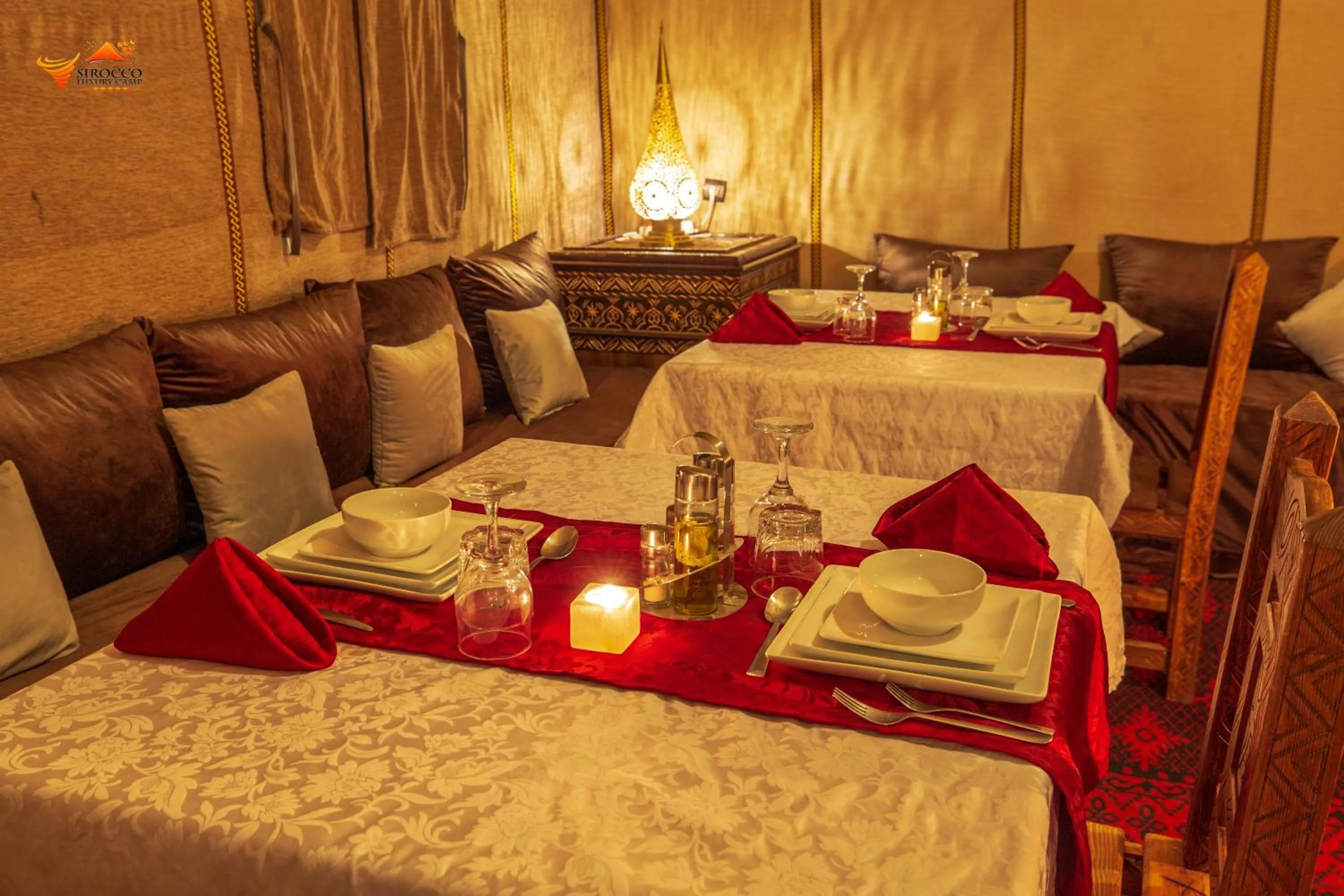 Restaurant/places to eat, Bed in Sirocco Luxury Camp
