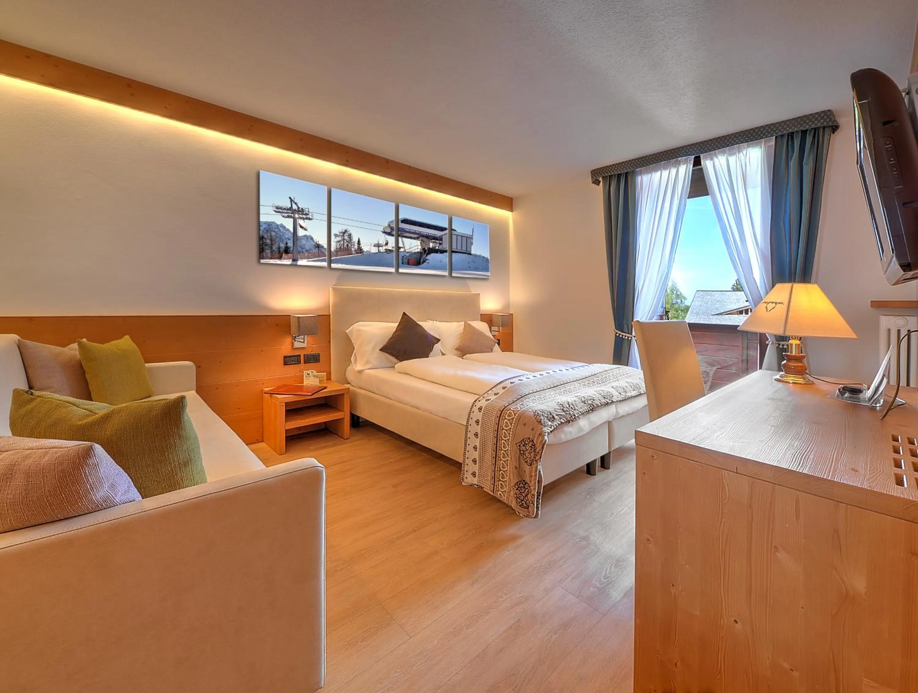 Bedroom, Bed in Hotel Caminetto