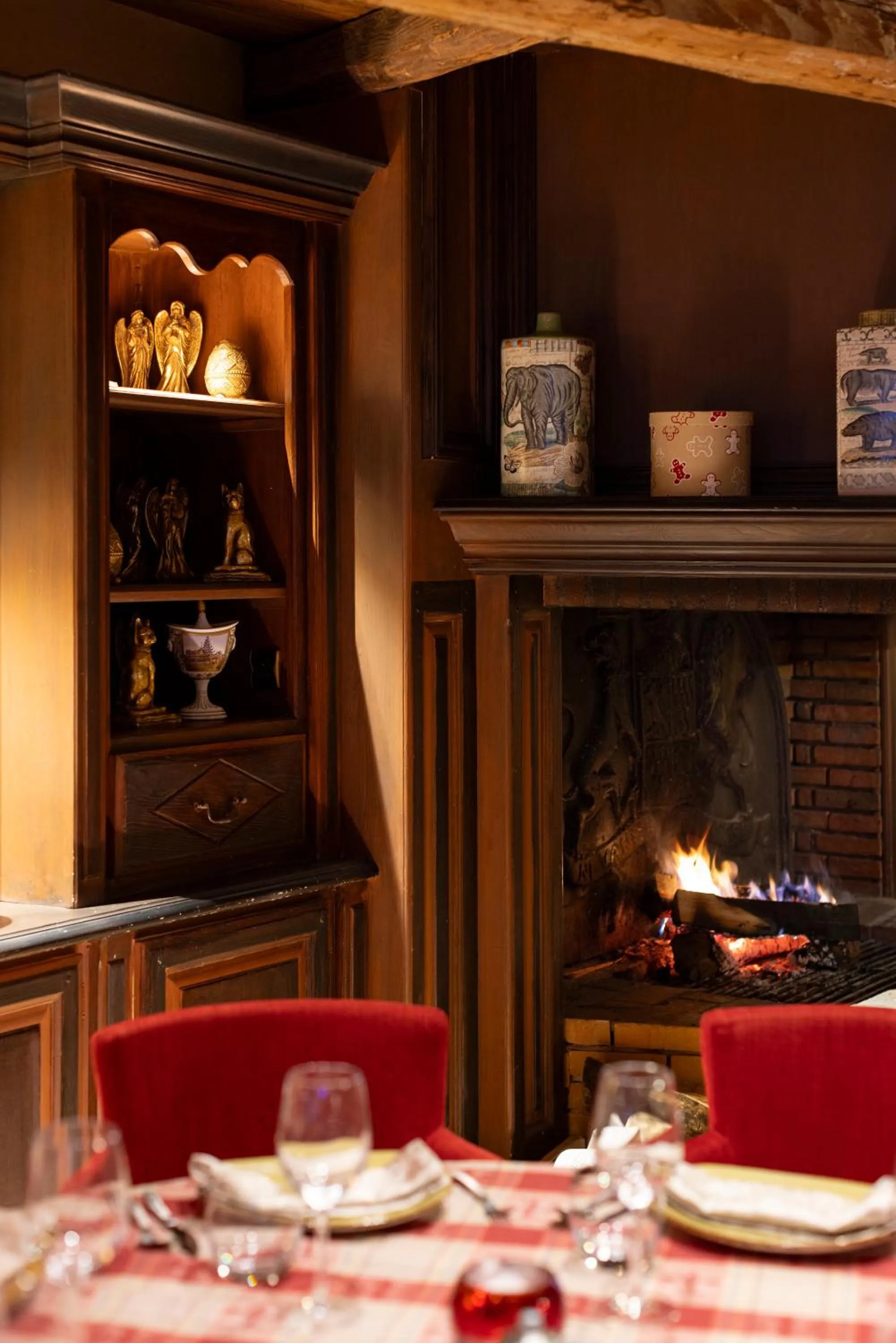 Restaurant/places to eat in Le Lana