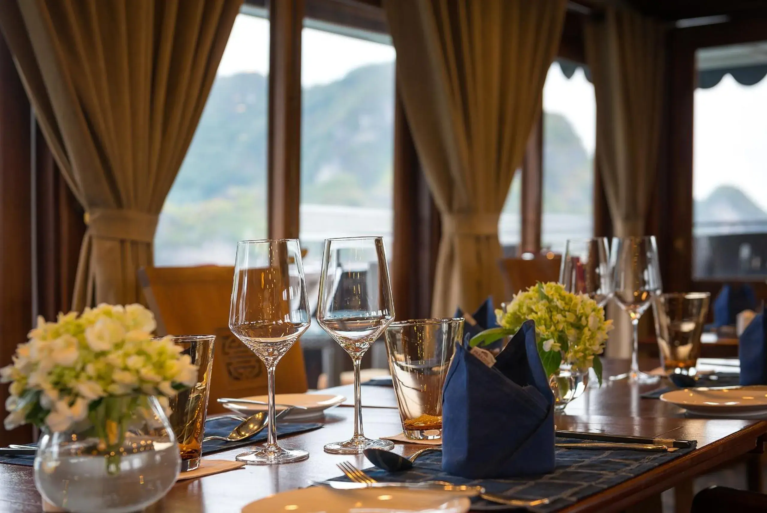 Restaurant/places to eat in Paradise Peak Cruise Restaurant/places to eat in Paradise Peak Cruise