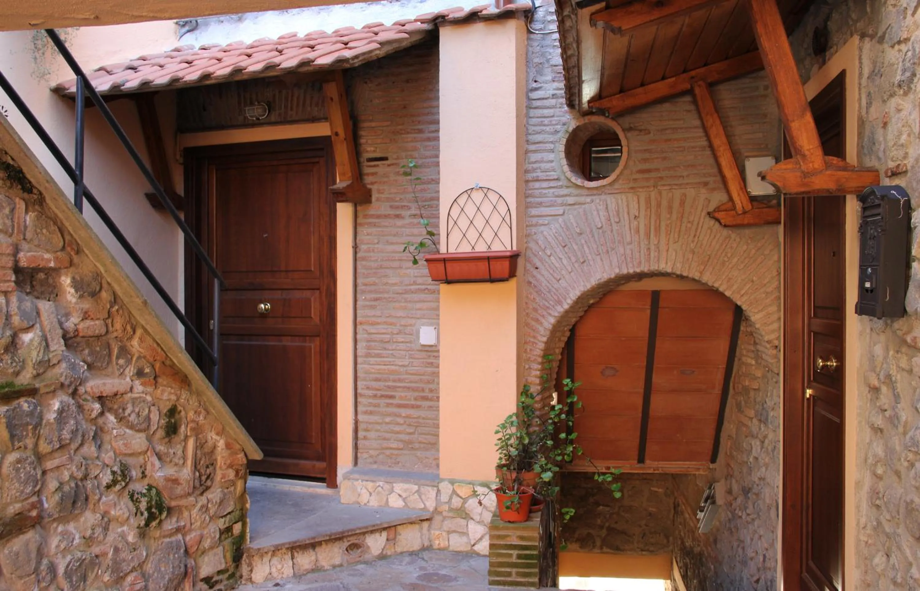 Facade/entrance in Albergo Diffuso Locanda Specchio Di Diana