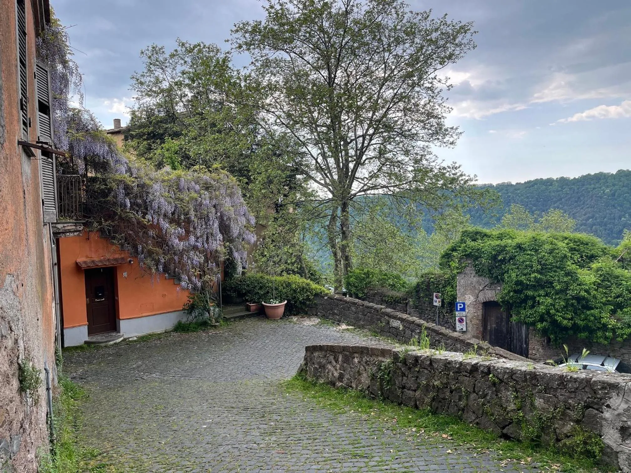 Natural landscape in Albergo Diffuso Locanda Specchio Di Diana