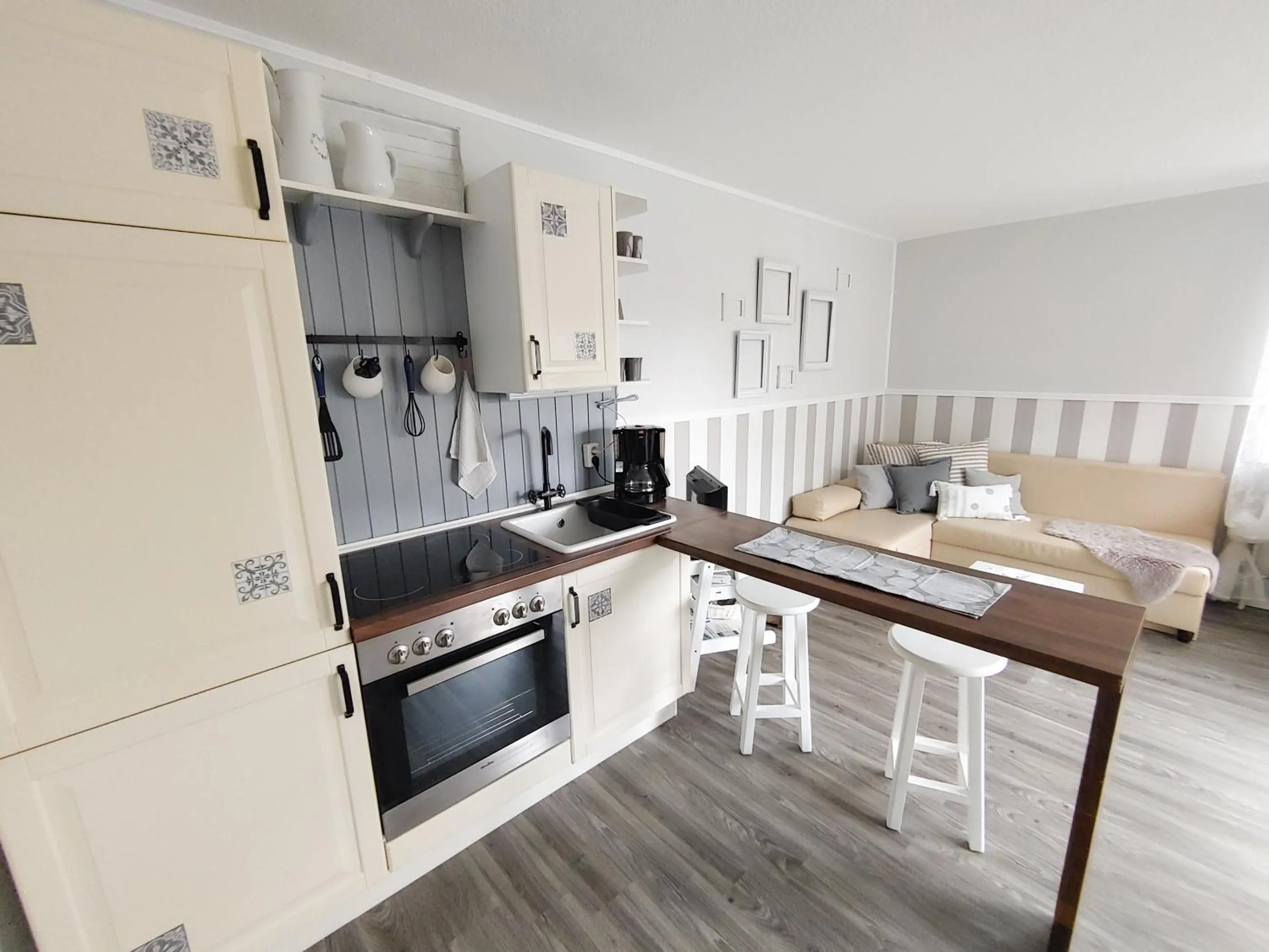 Kitchen or kitchenette in Ferienwohnung *Fenja*
