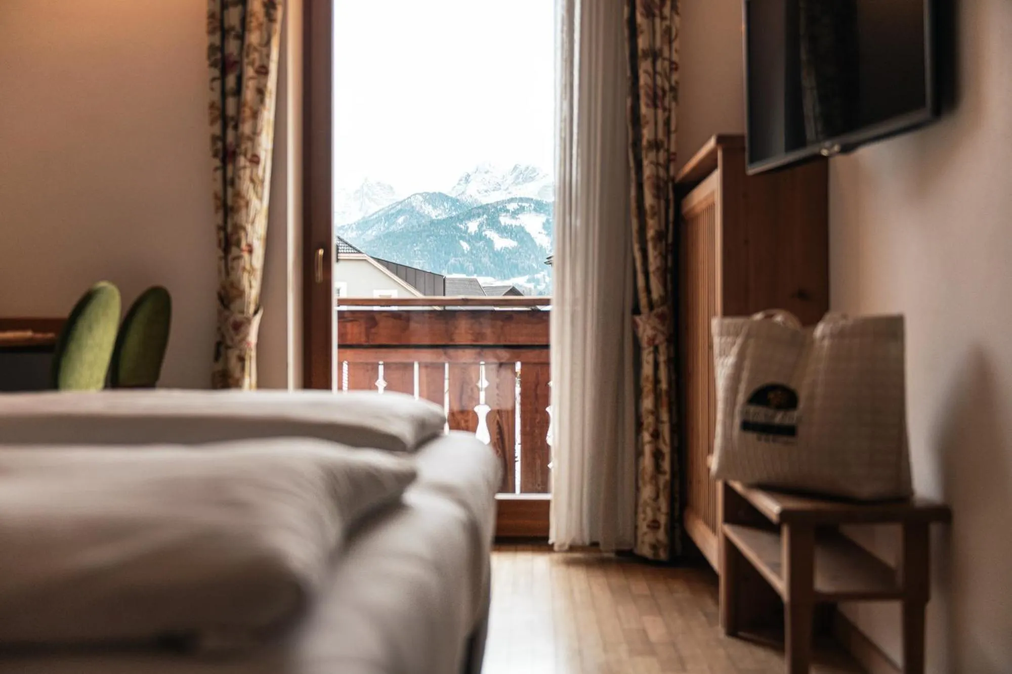 Mountain view, Bed in Hotel Goldene Rose
