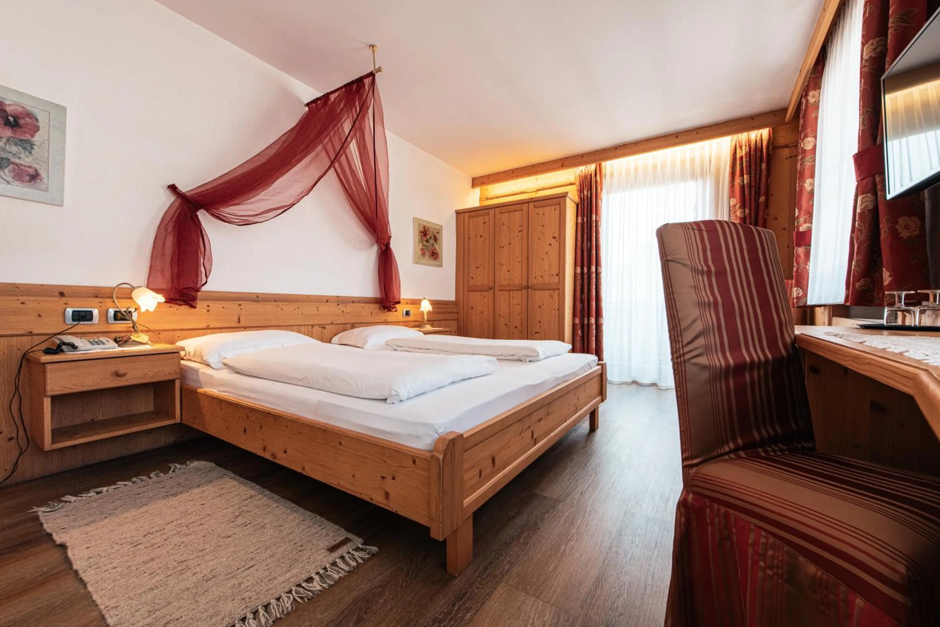 Photo of the whole room, Bed in Hotel Goldene Rose