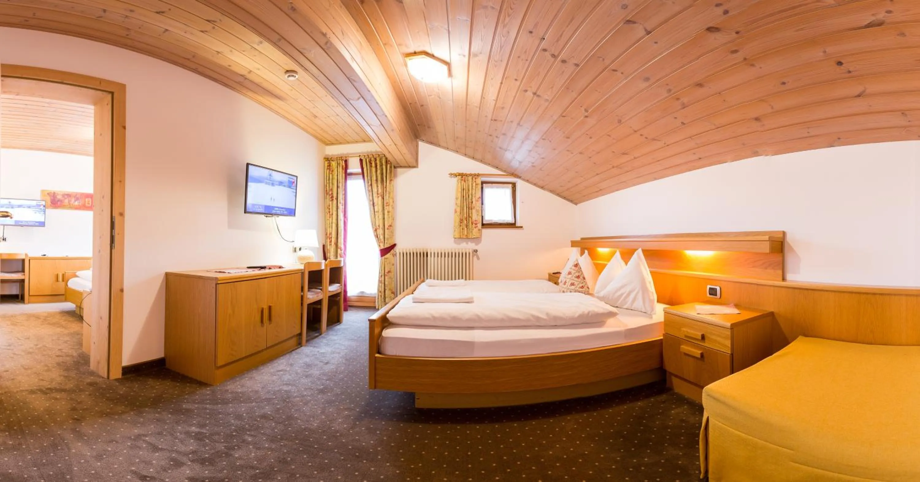 Photo of the whole room, Bed in Hotel Goldene Rose