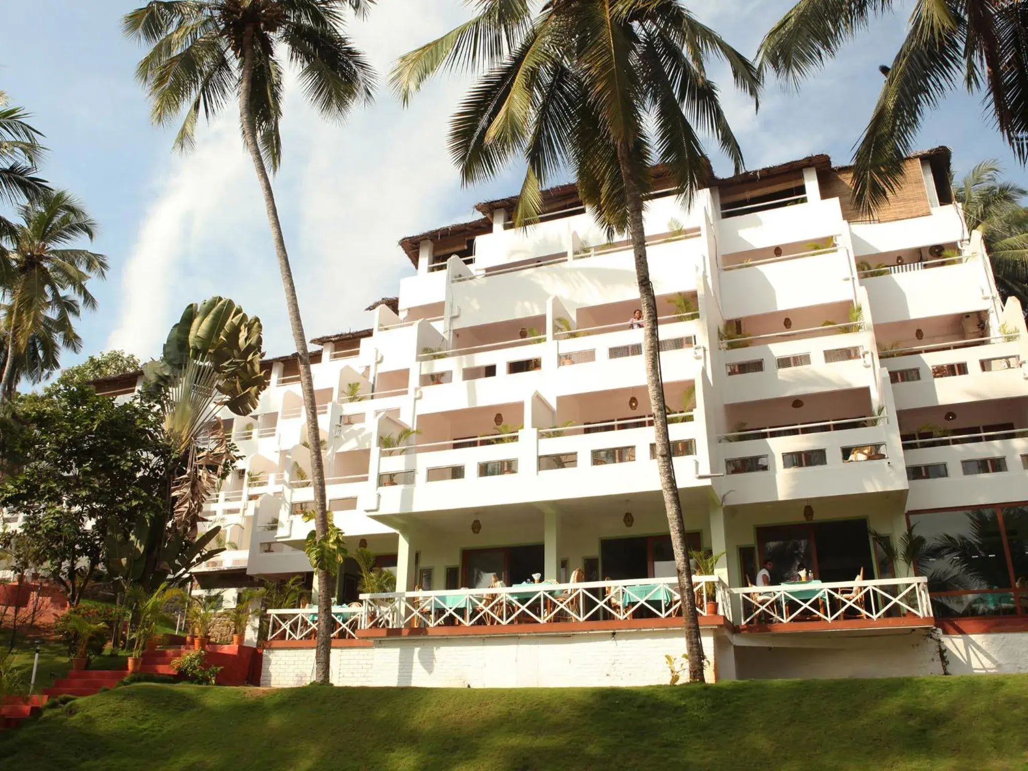 Property building in Soma Palmshore Property building in Soma Palmshore