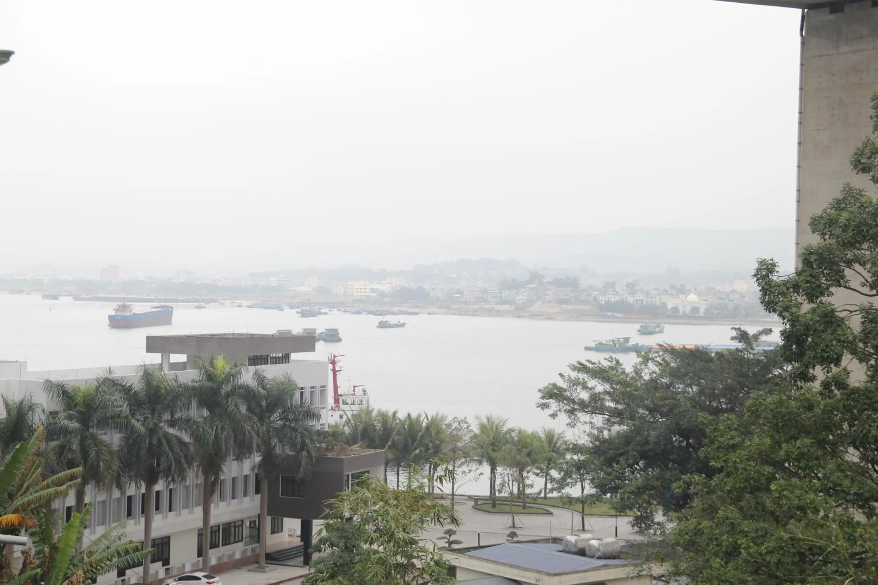 Beach in Hoang Yen Guesthouse