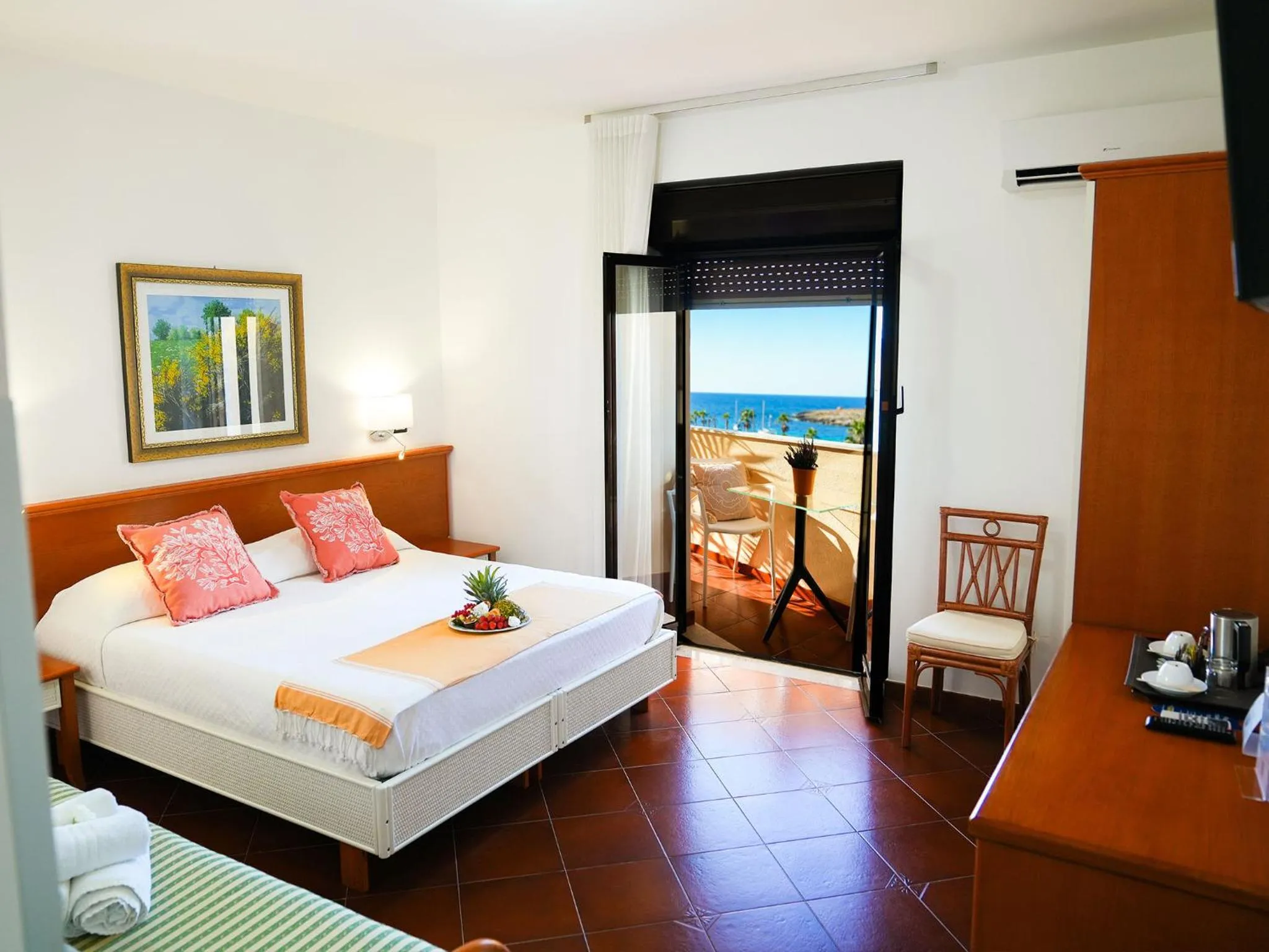 Shower, Bed in Best Western Hotel Martello