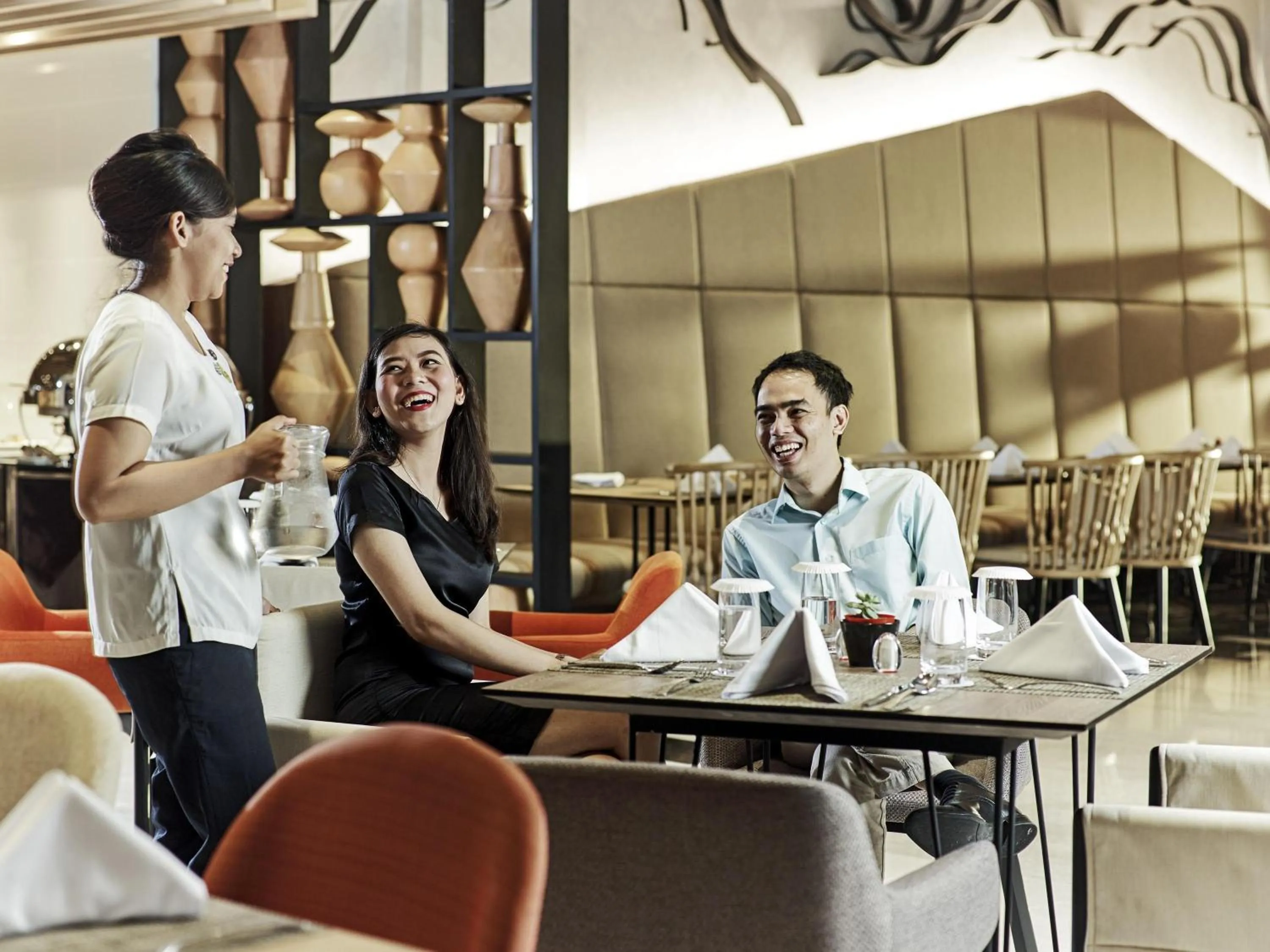 Restaurant/places to eat in Novotel Karawang