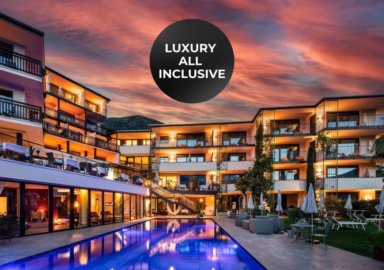 Pool view in Hotel Der Weinmesser