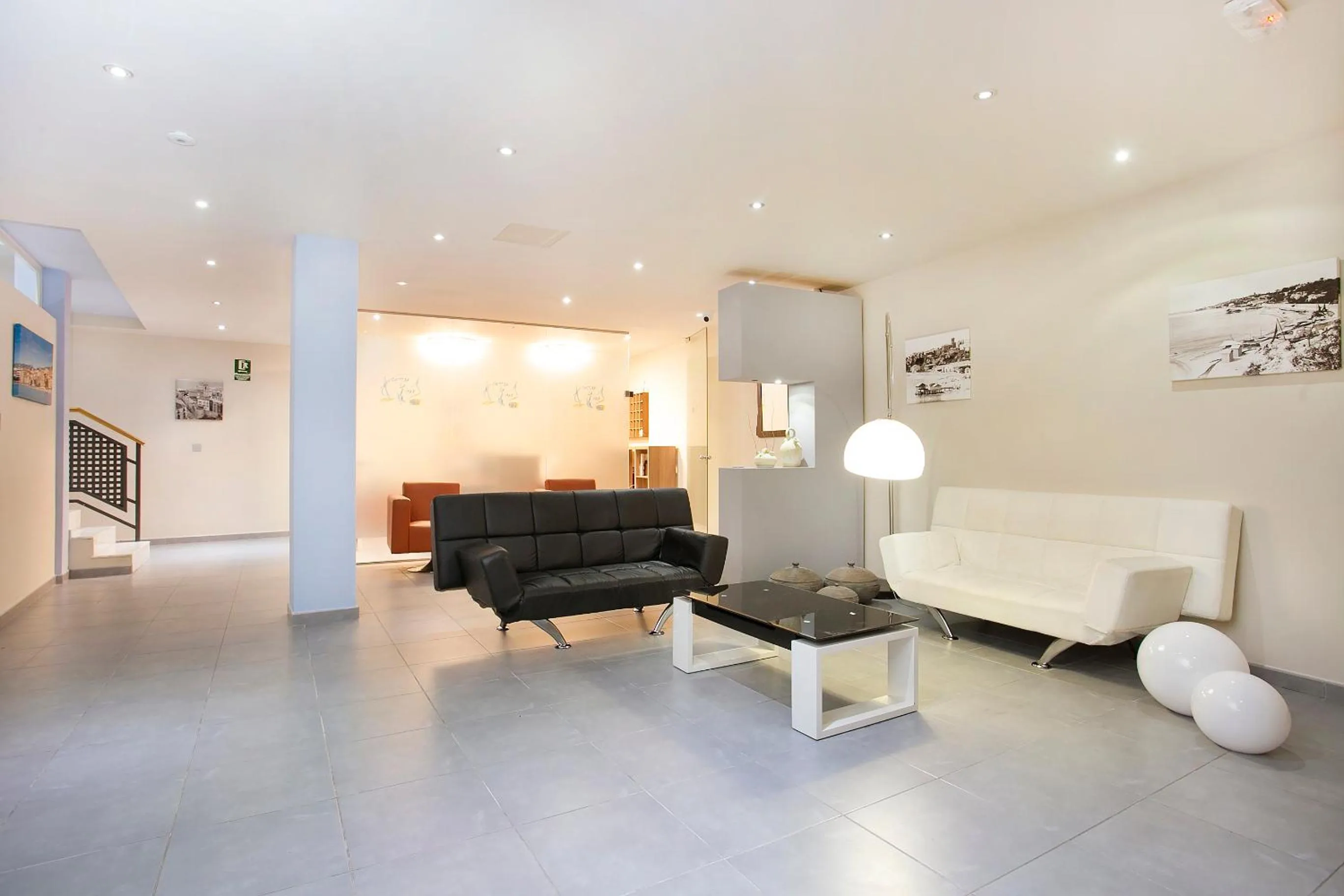 Lobby or reception in Wave Apartments