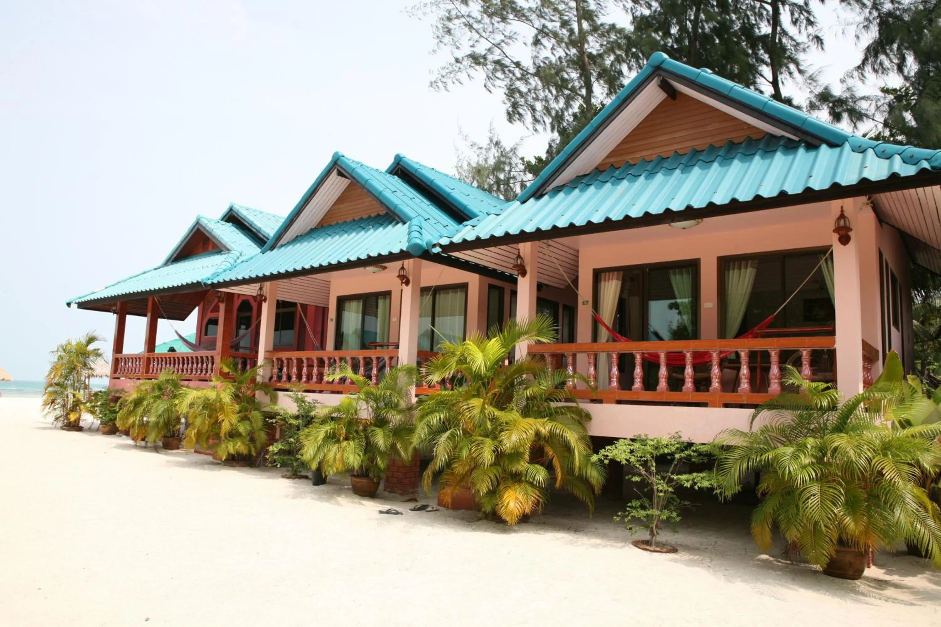 Facade/entrance in Nice Sea Resort