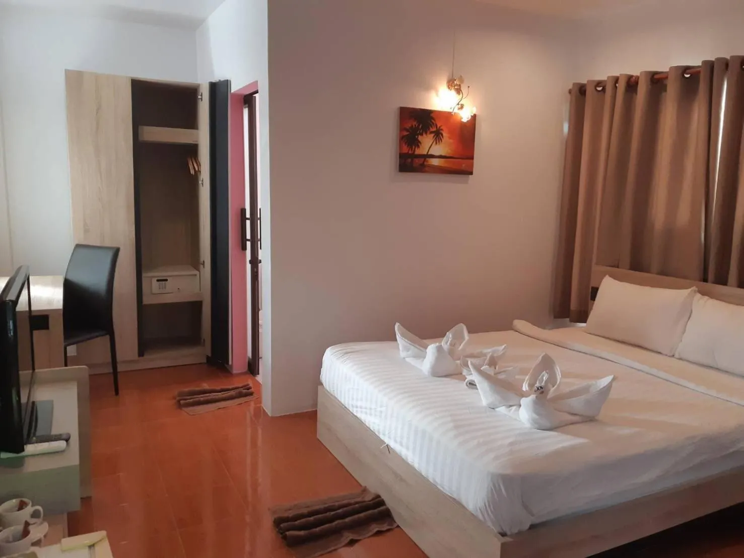 Bedroom, Bed in Nice Sea Resort