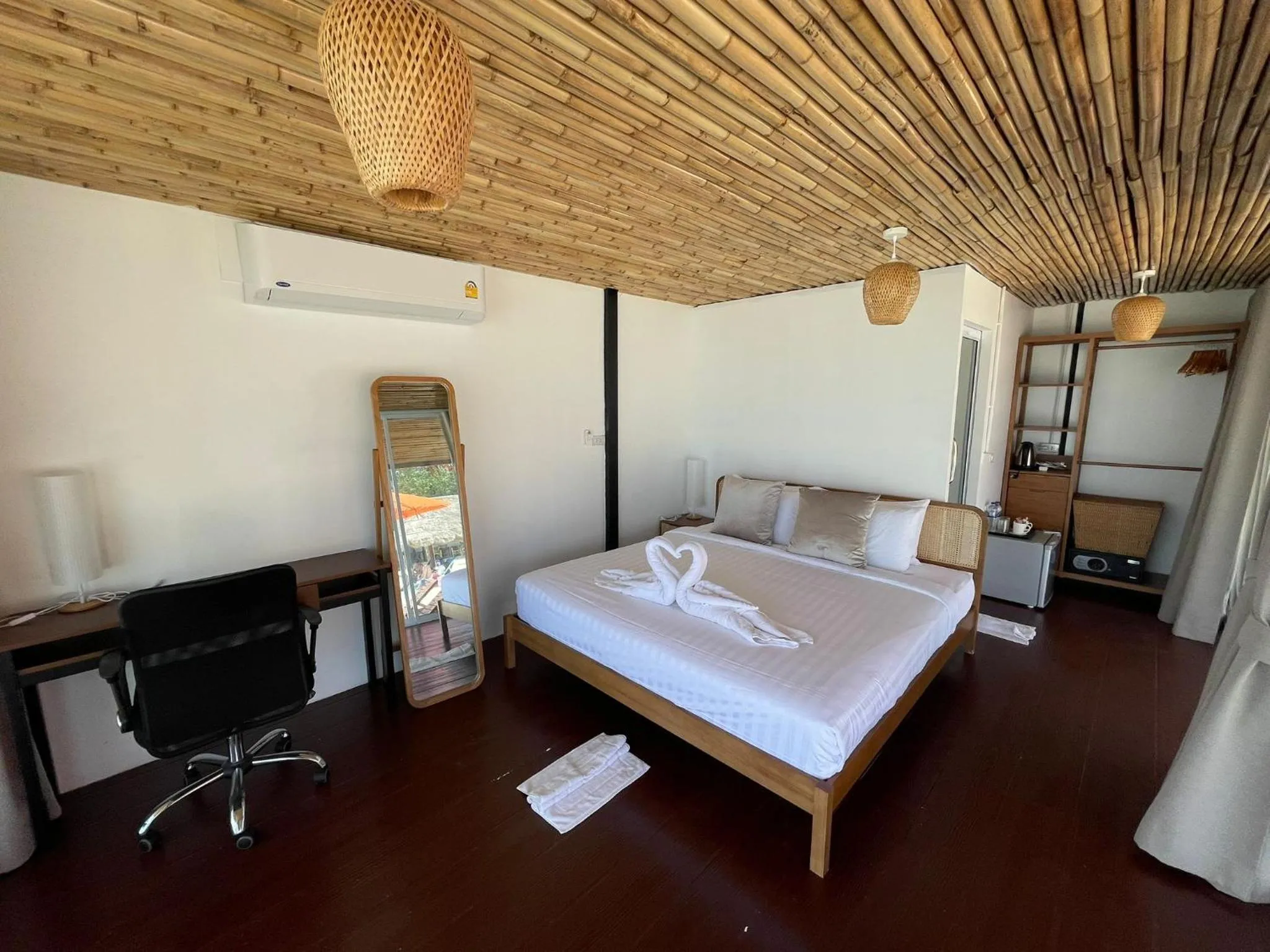 Photo of the whole room, Bed in Nice Sea Resort