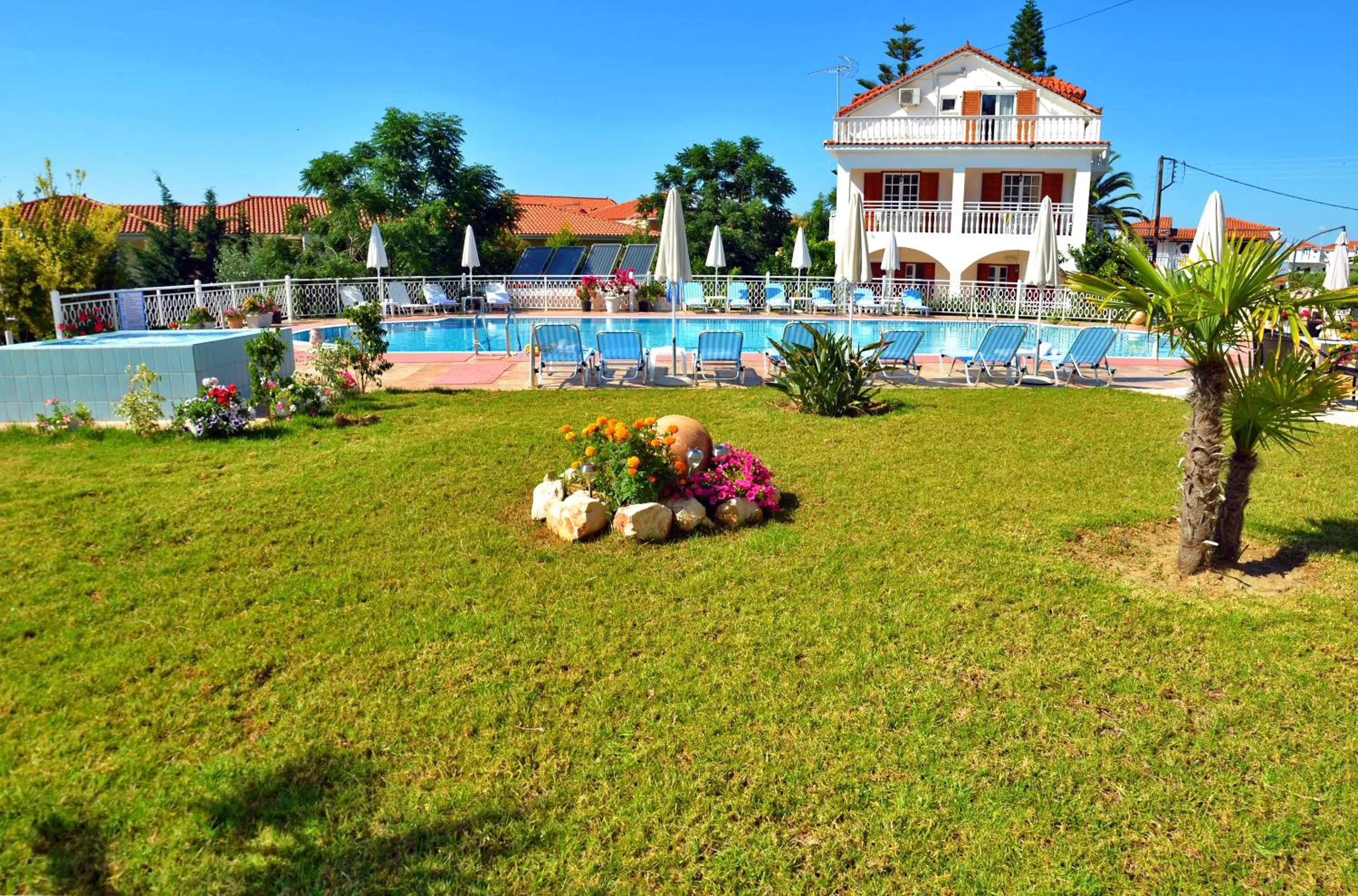 Garden in Elea Hotel Apartments and Villas