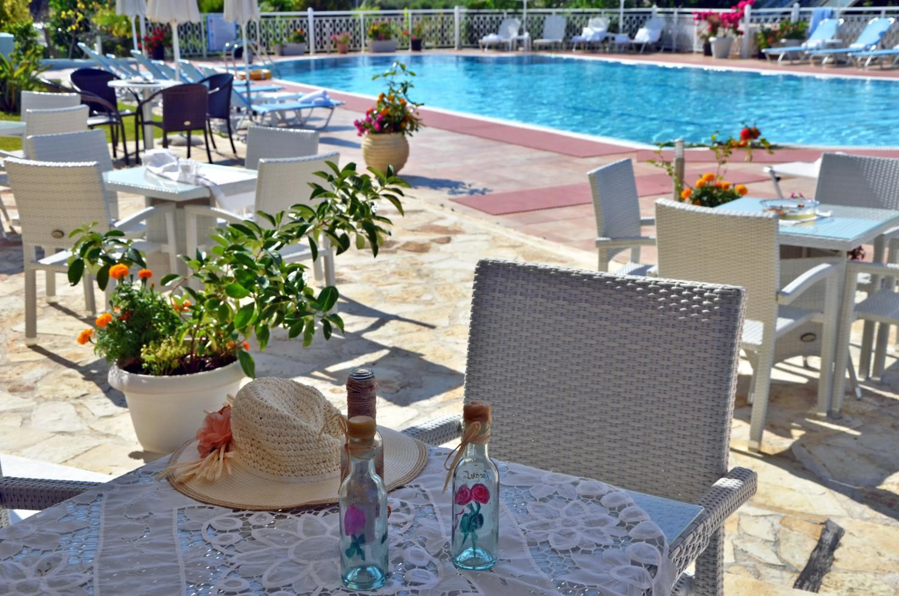 Restaurant/places to eat in Elea Hotel Apartments and Villas