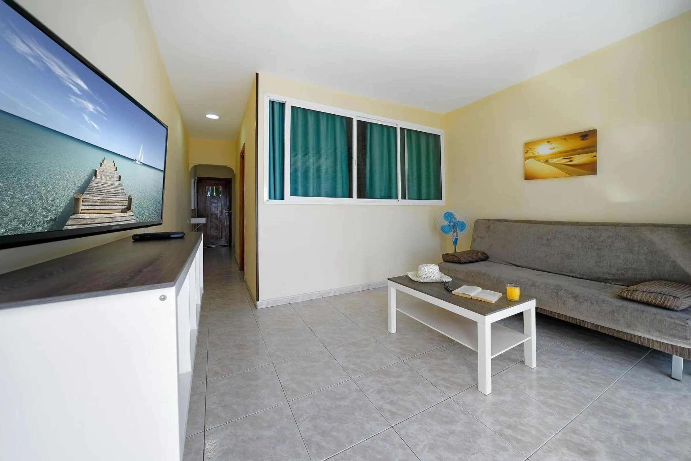 Living room in Apartamentos Strelitzias