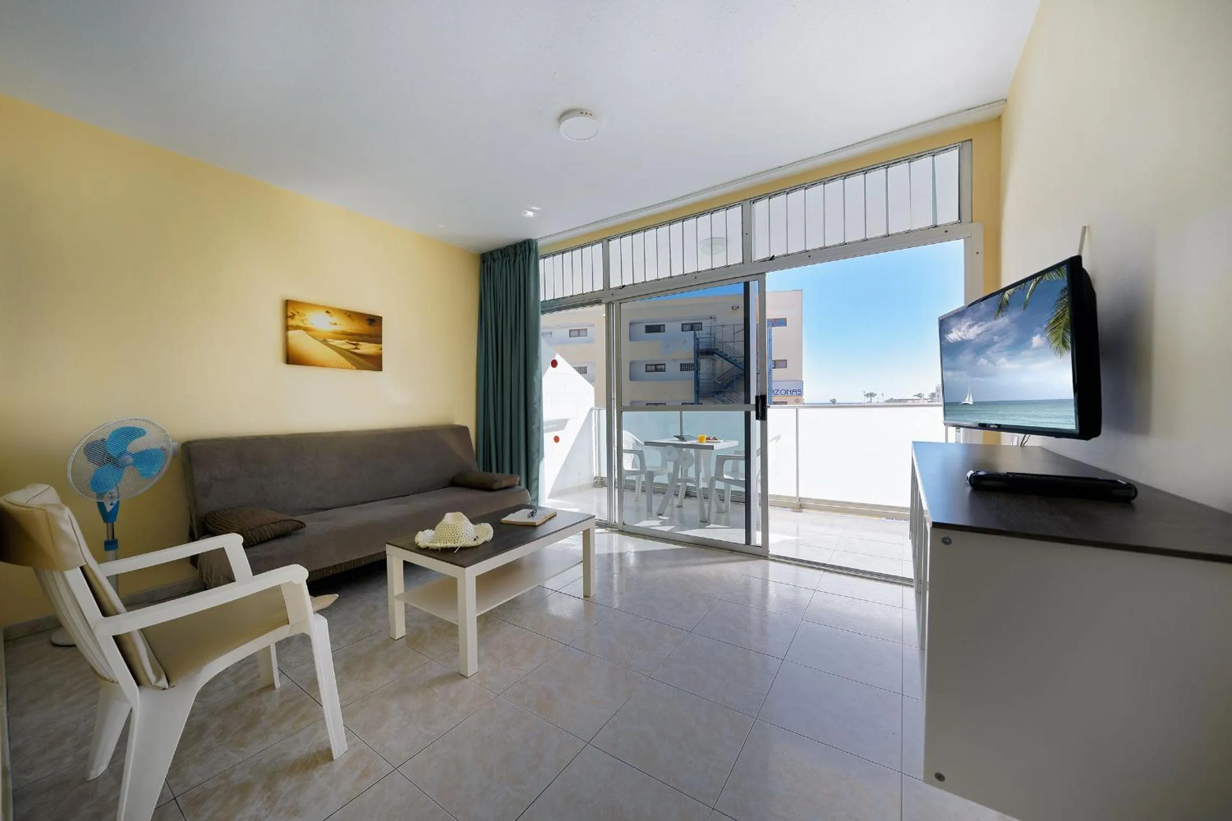 Living room in Apartamentos Strelitzias