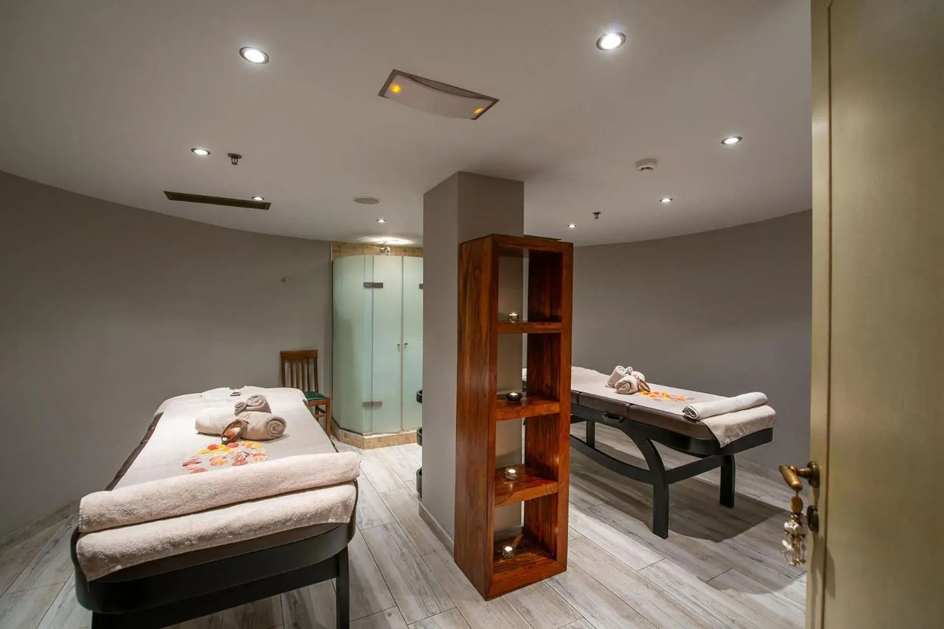 Spa and wellness centre/facilities, Bed in Cactus Royal Spa & Resort Adults Only Spa and wellness centre/facilities, Bed in Cactus Royal Spa & Resort Adults Only