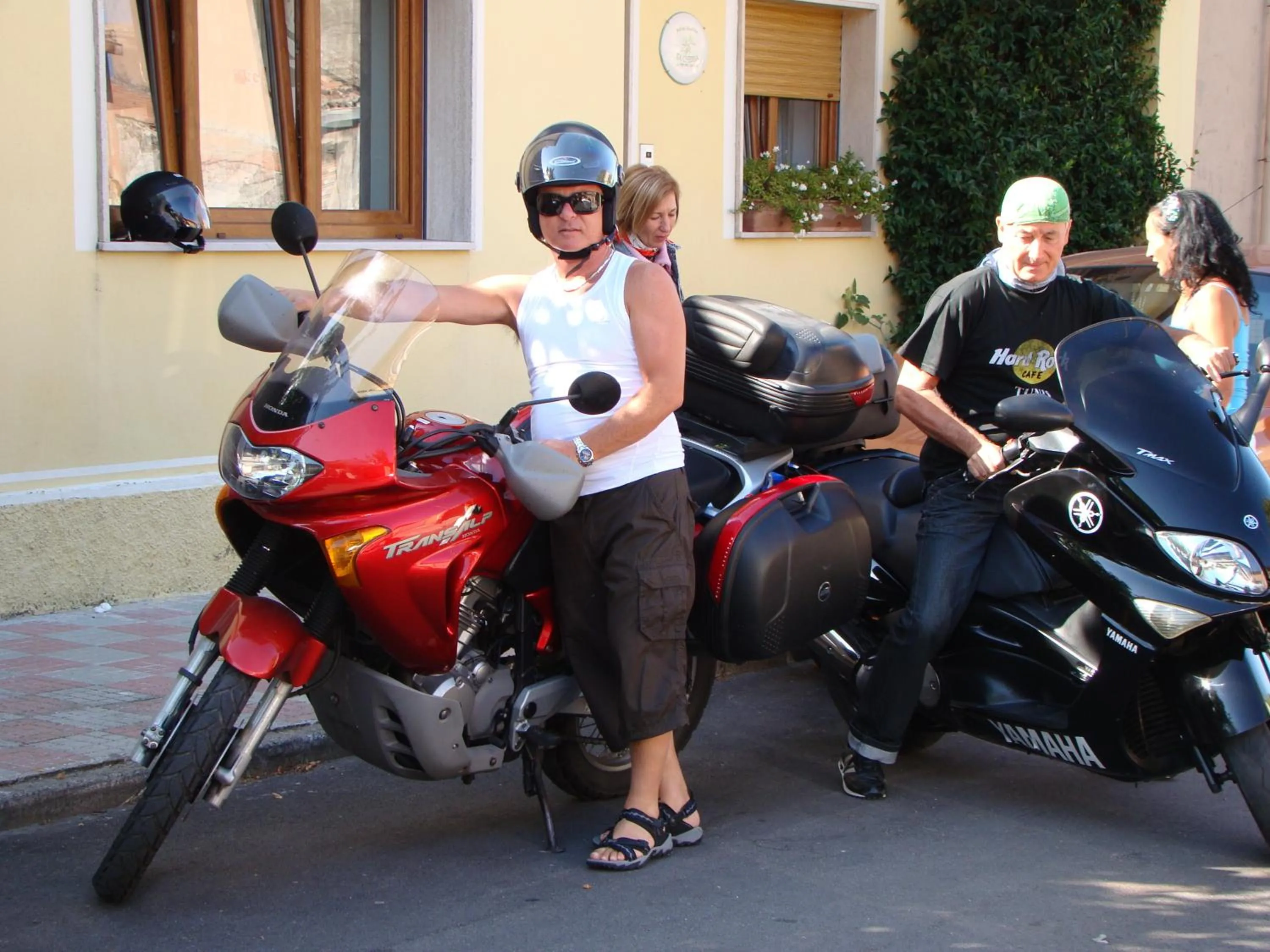 group of guests in Sa Chessa B&B