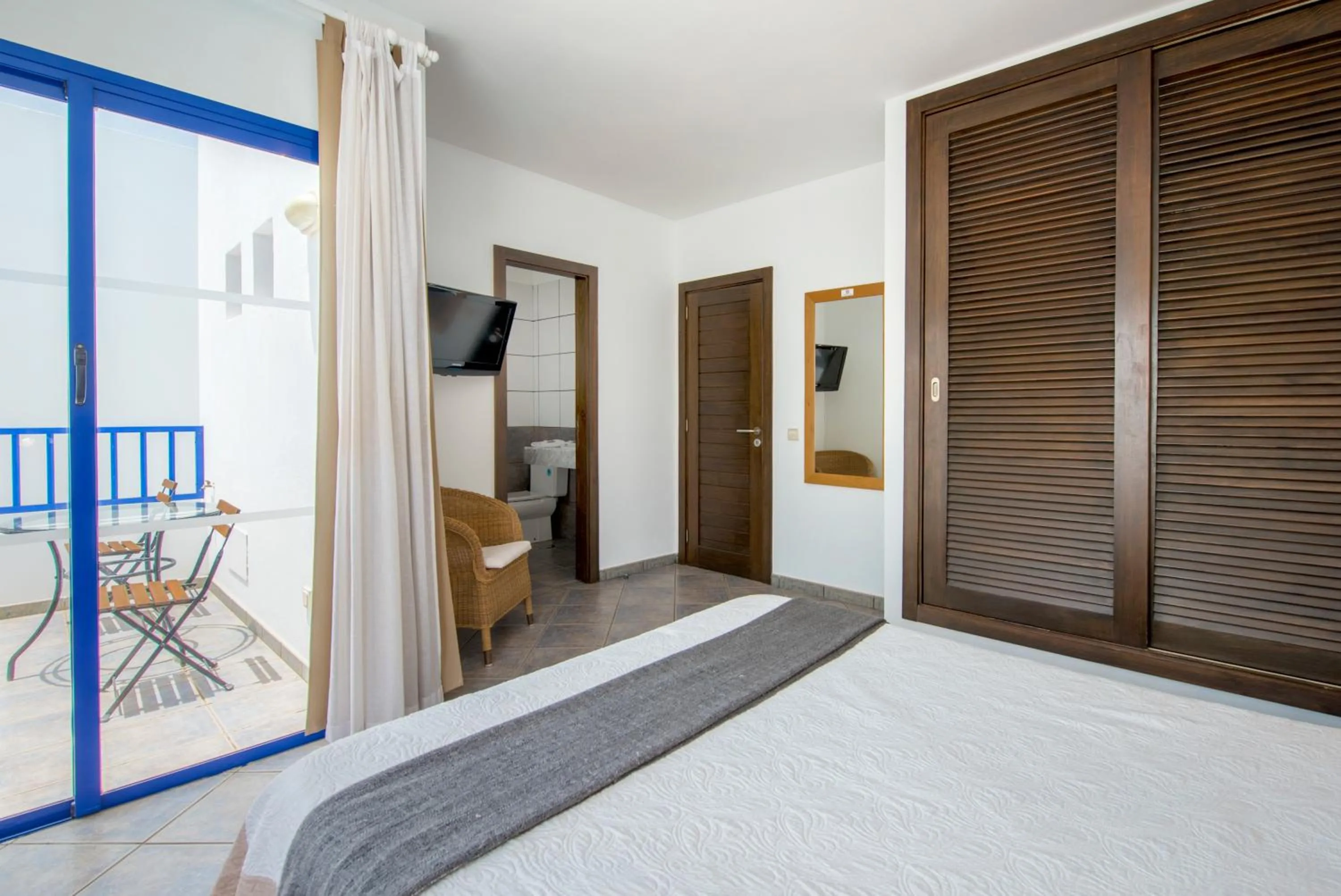 Bedroom, Bed in Villas Puerto Rubicon