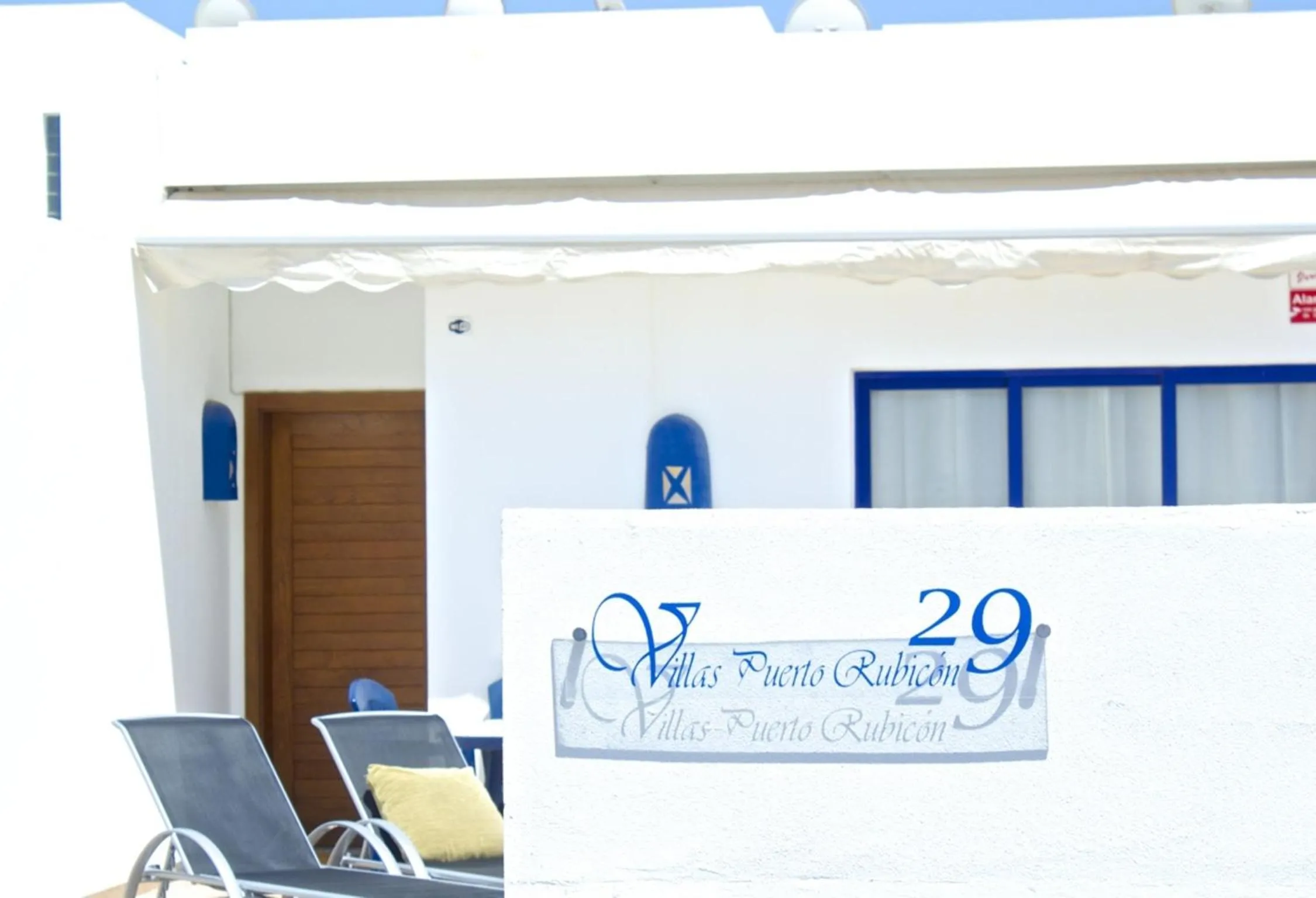 Facade/entrance in Villas Puerto Rubicon