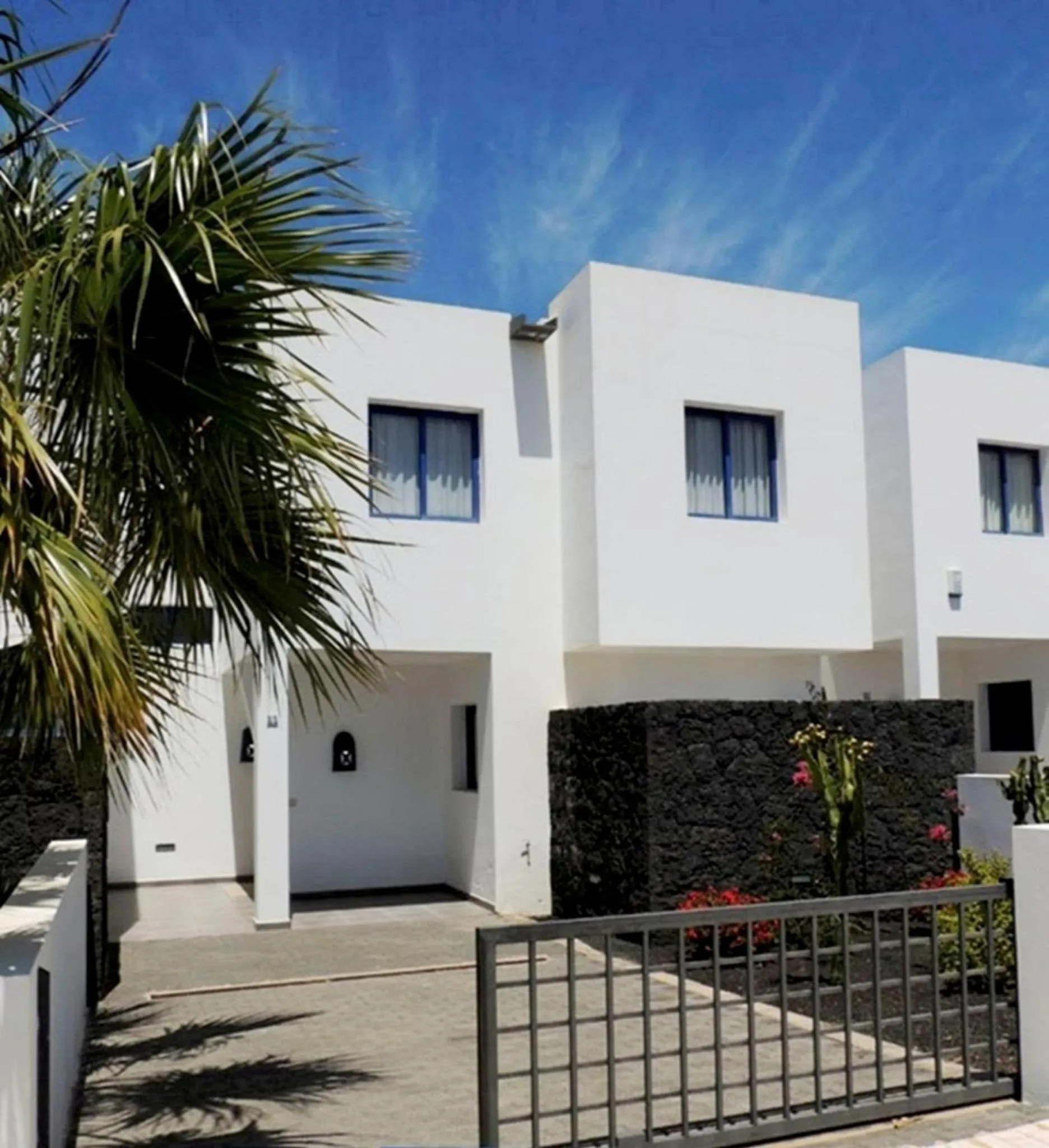Facade/entrance in Villas Puerto Rubicon