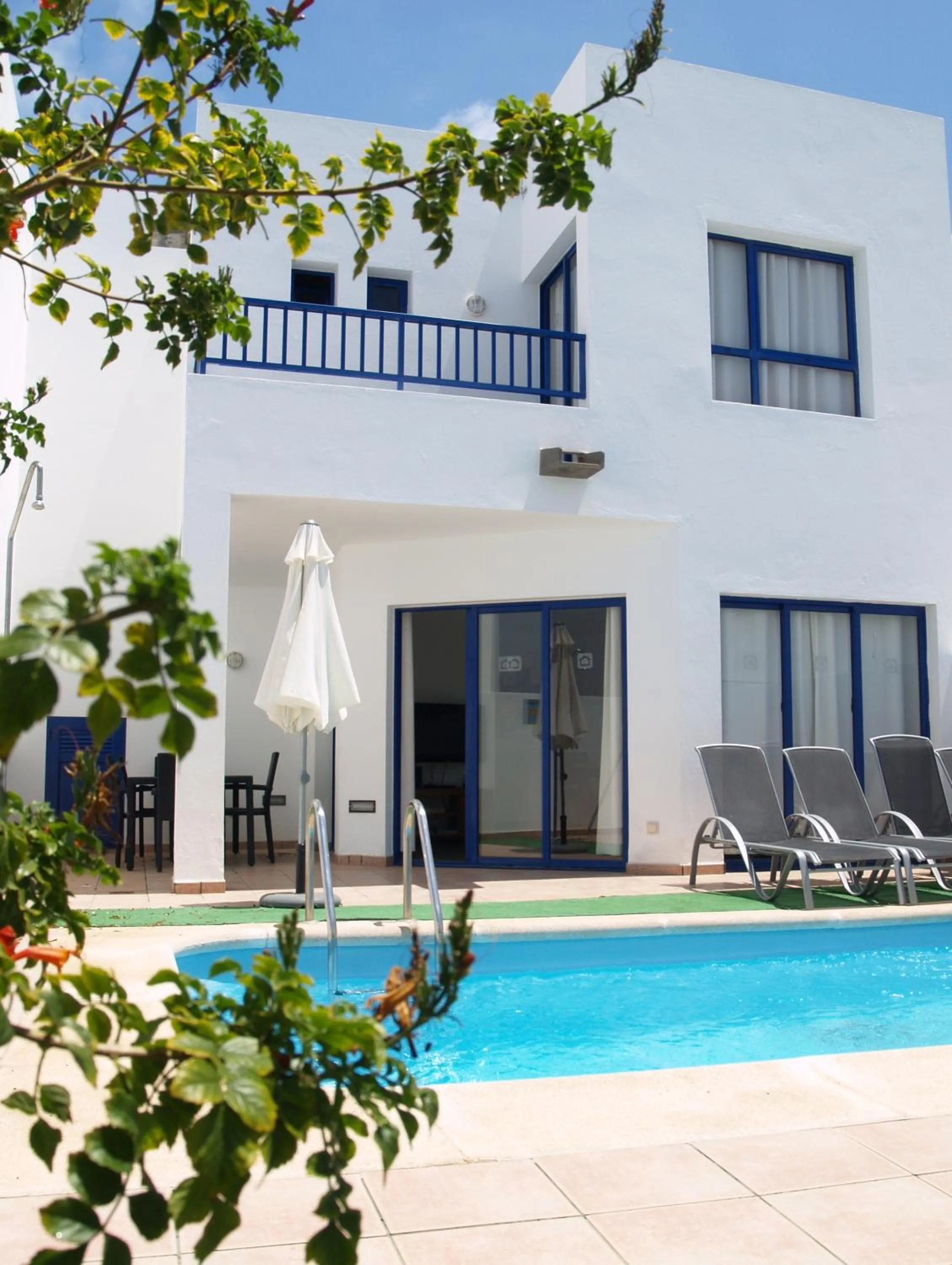 Photo of the whole room in Villas Puerto Rubicon