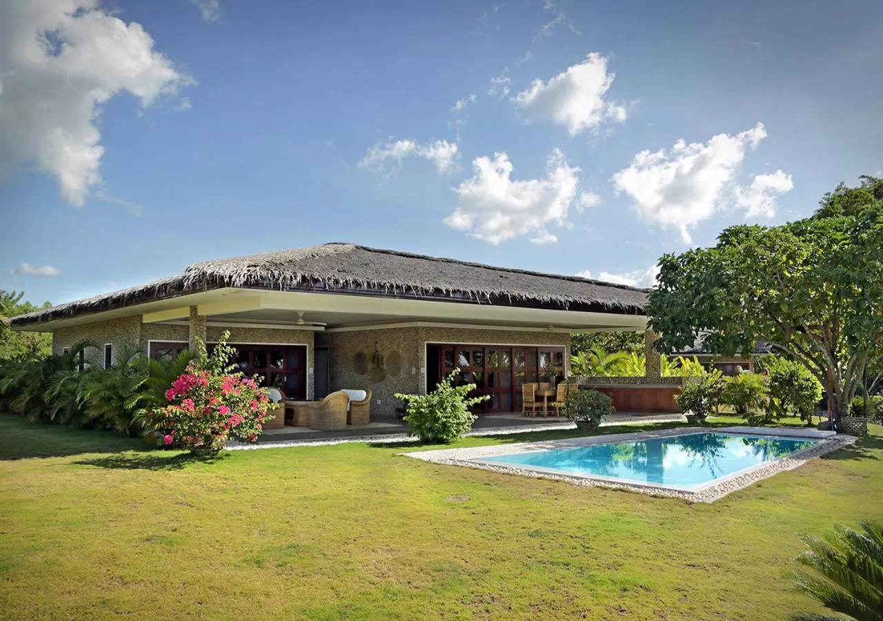 Property building in Les Maisons D'Itac