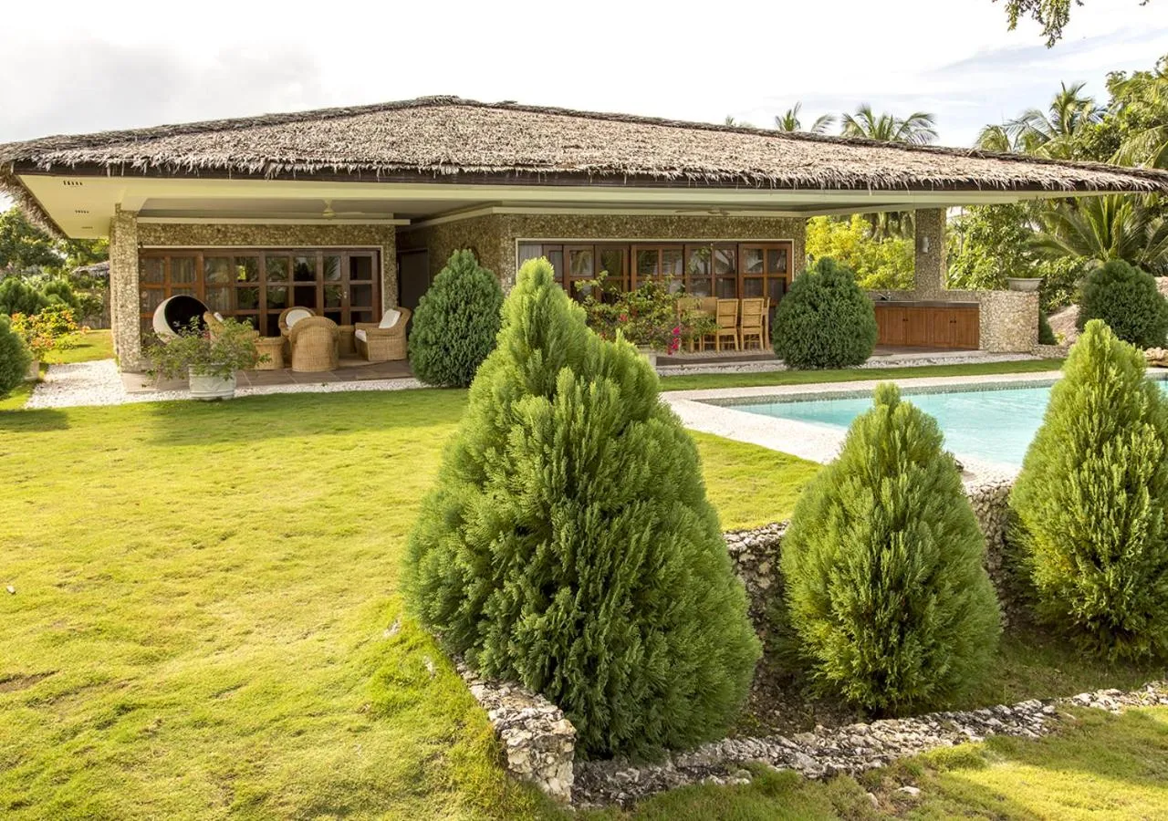 Property building in Les Maisons D'Itac