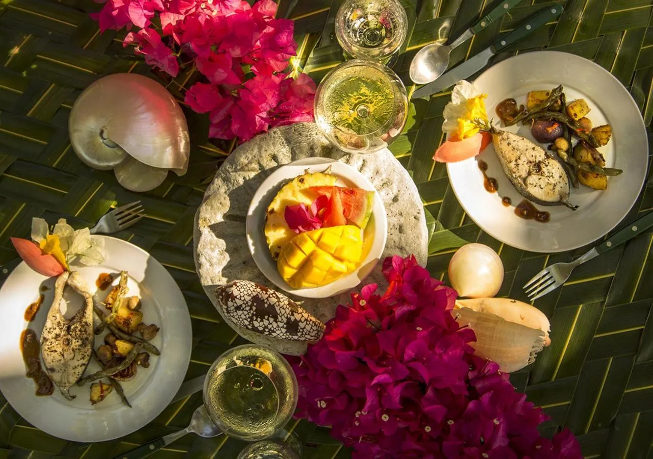 Restaurant/places to eat in Les Maisons D'Itac