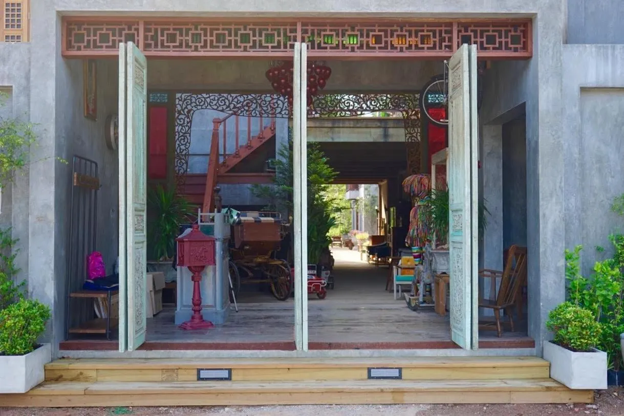 Facade/entrance in House Of Passion Amphawa