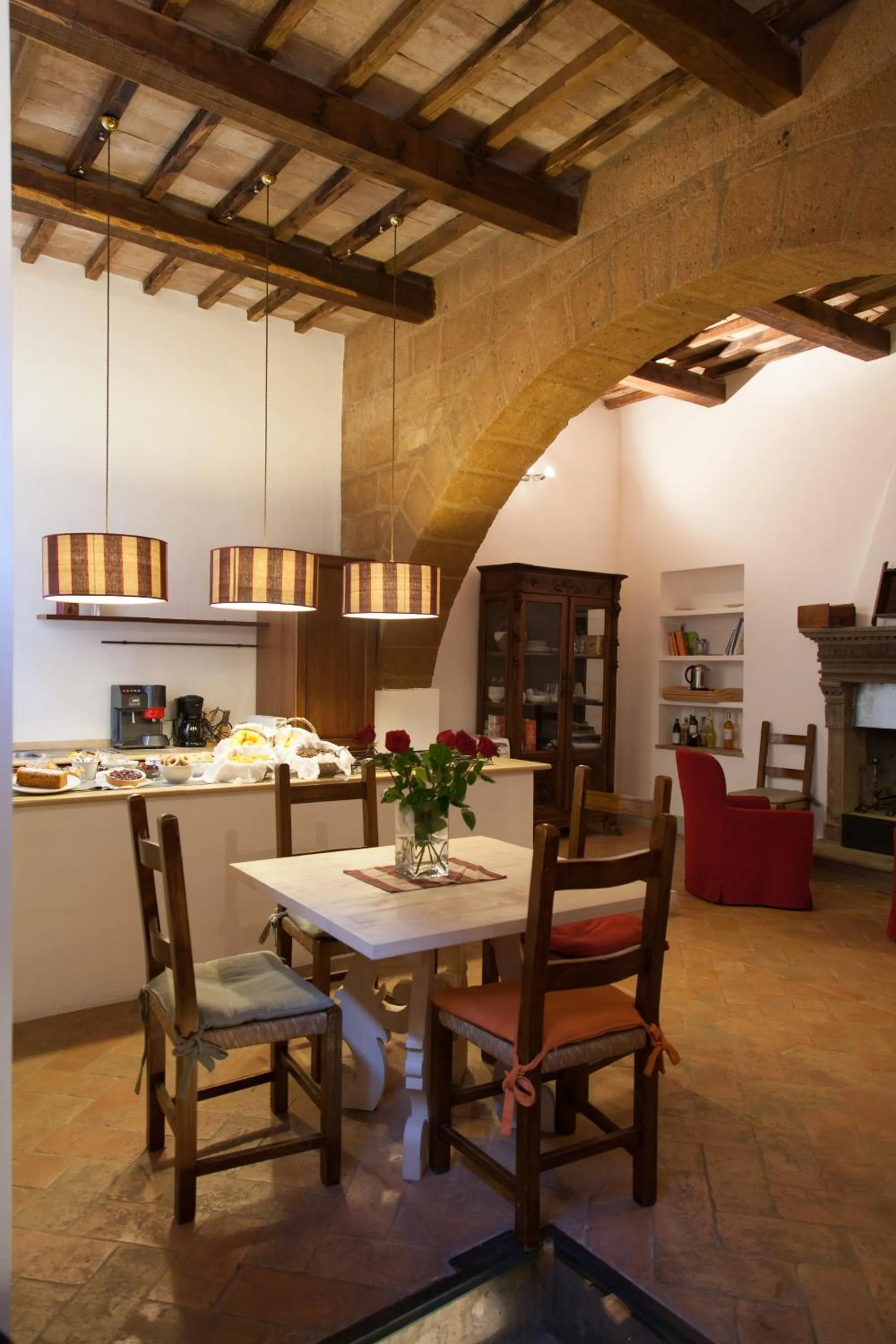 Dining area in Sant'Angelo 42