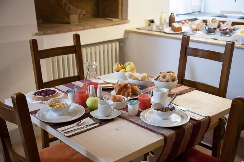 Dining area in Sant'Angelo 42
