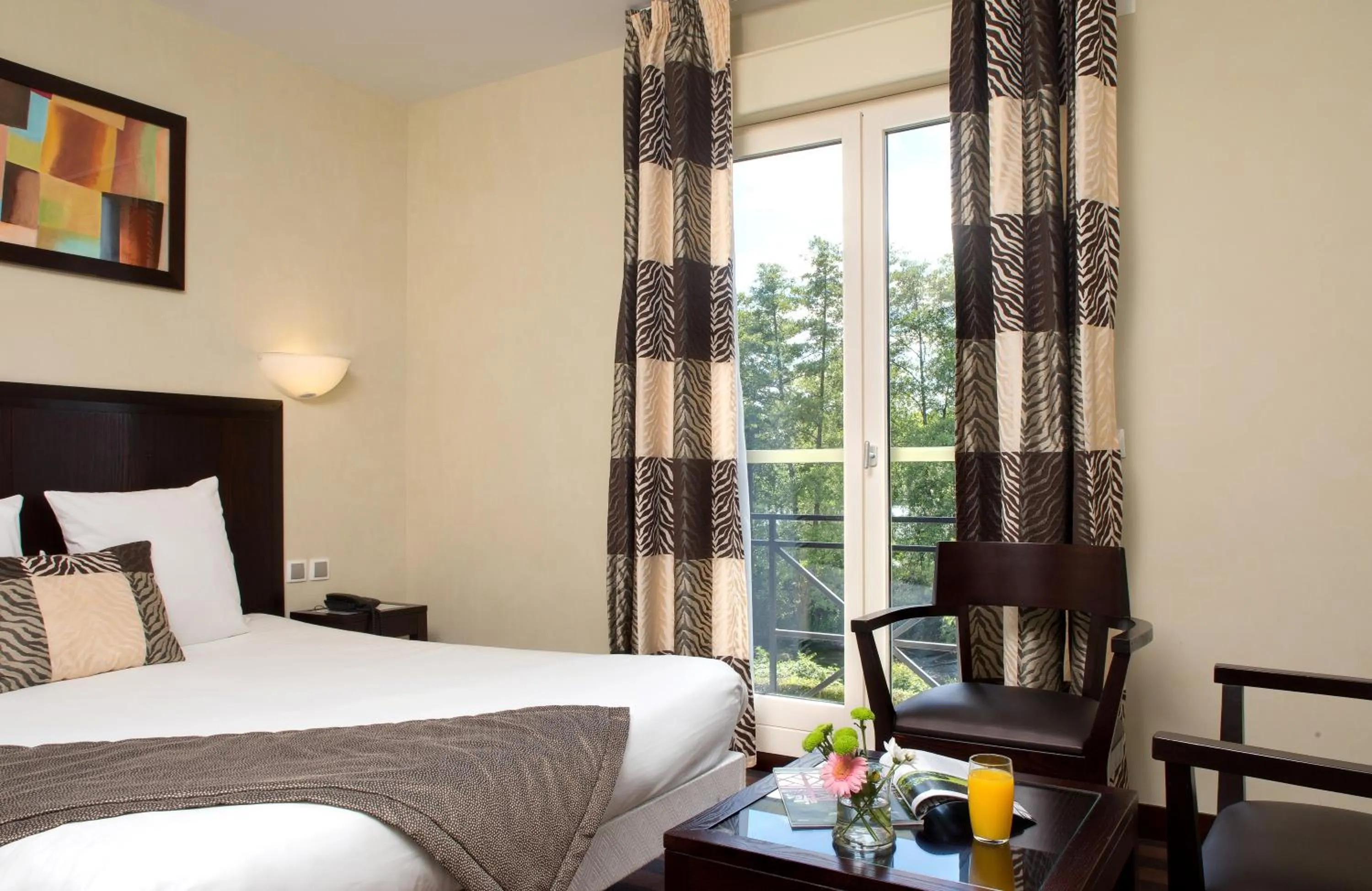 Balcony/Terrace, Bed in Auberge Du Moulin Marin